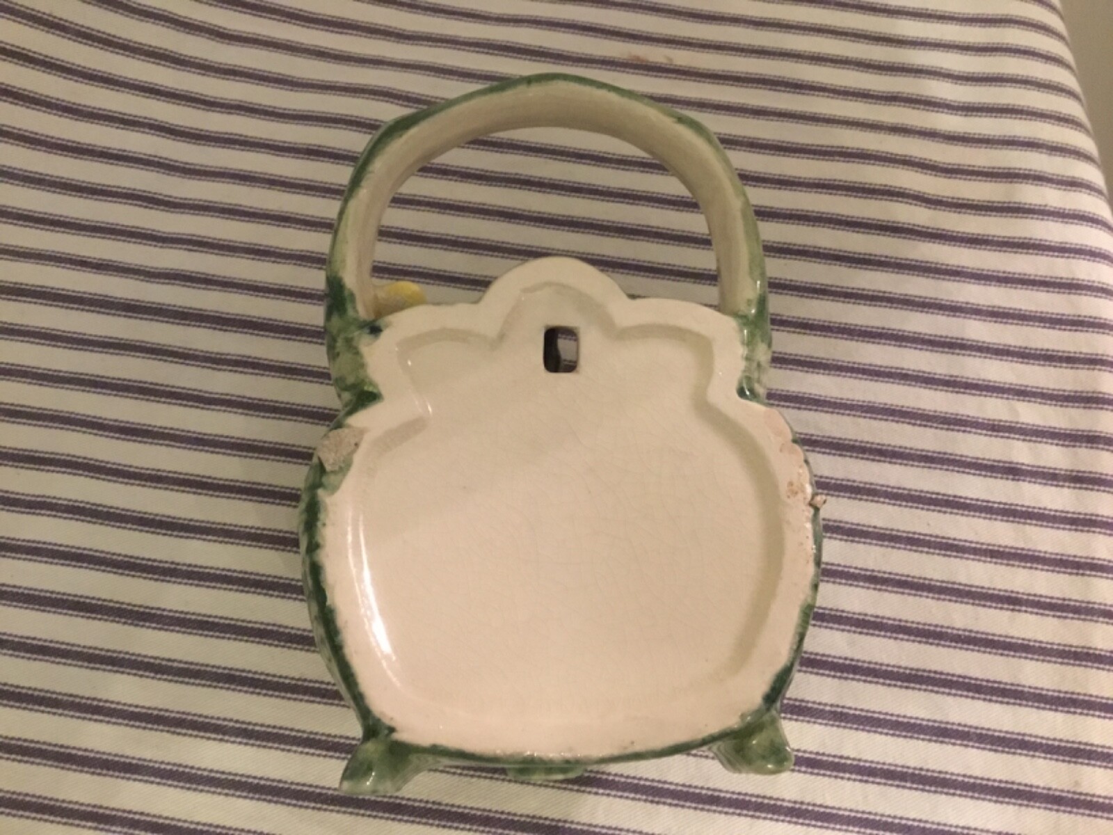 VIntage ceramic 2 Birds in Basket WALL POCKET 6.5 x 4.5 unbranded grapes