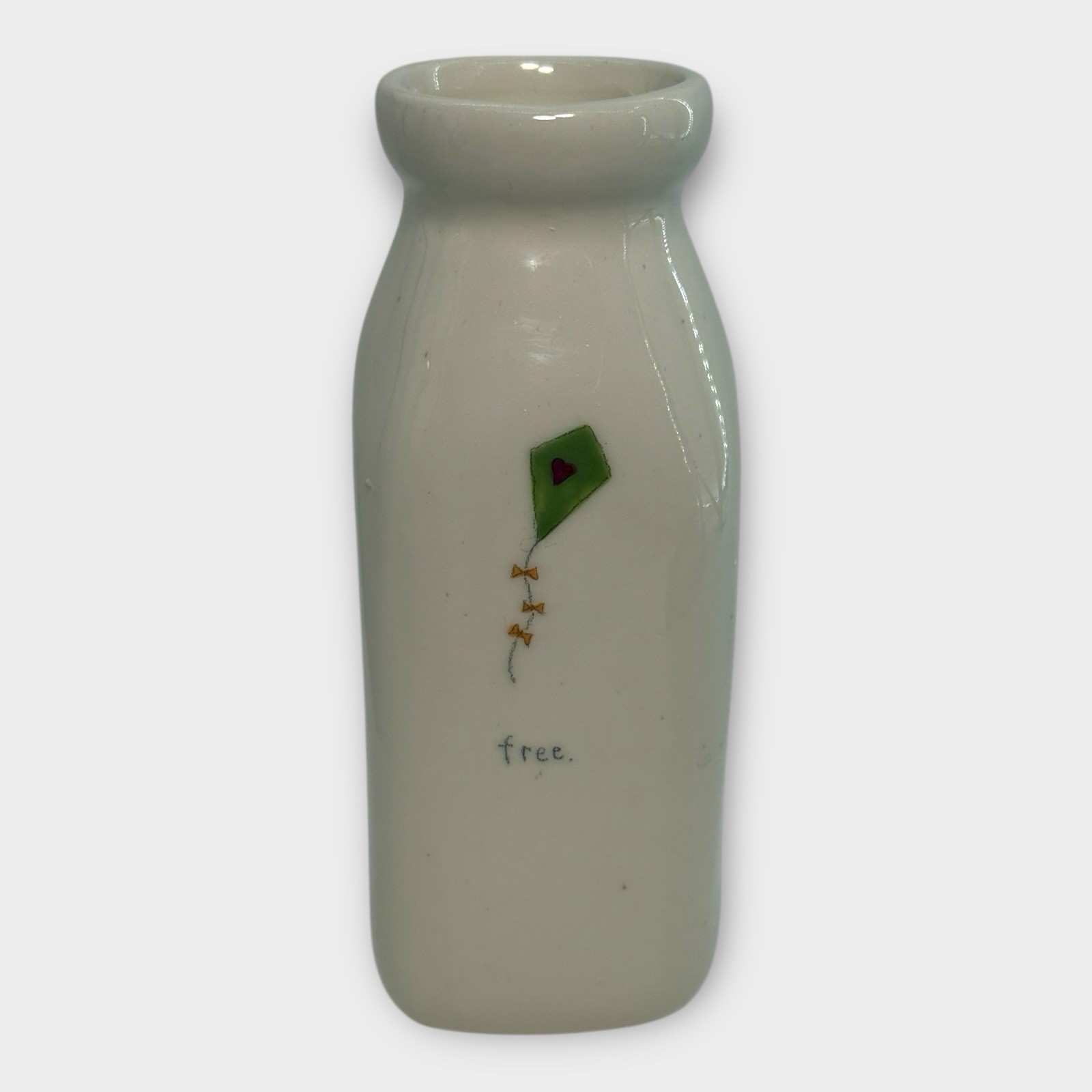 Beth Mueller 2004 Free Kite White Ceramic Milk Jug Vase Signed 6.75″ Vintage