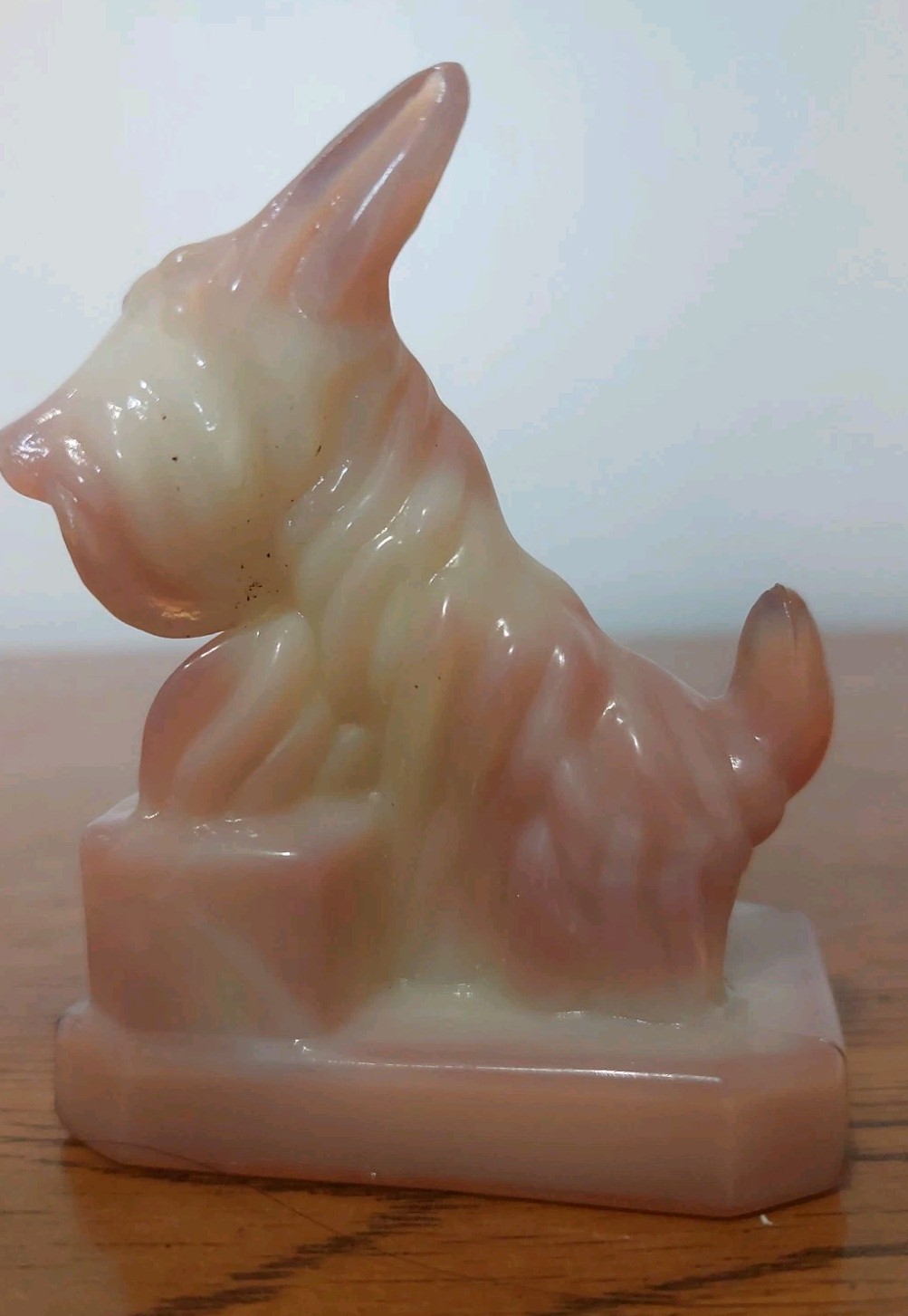 Boyd Art Glass JB Scottie Dog Figurine Ivory Blush Slag Glows Bright EC