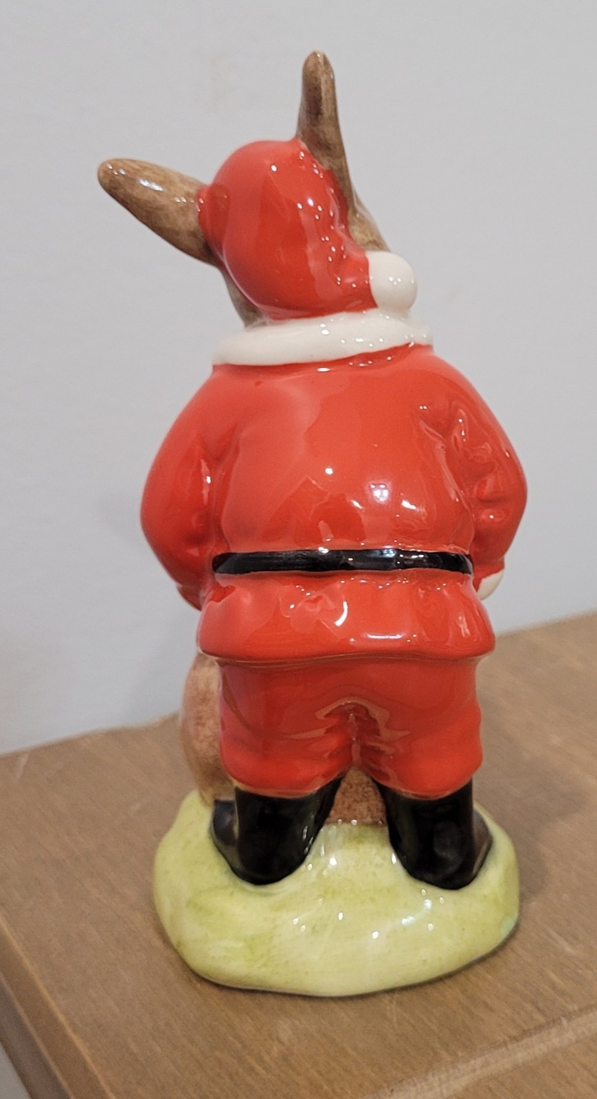 Royal Doulton Santa Bunnykins Happy Christmas Porcelain Figurine DB17