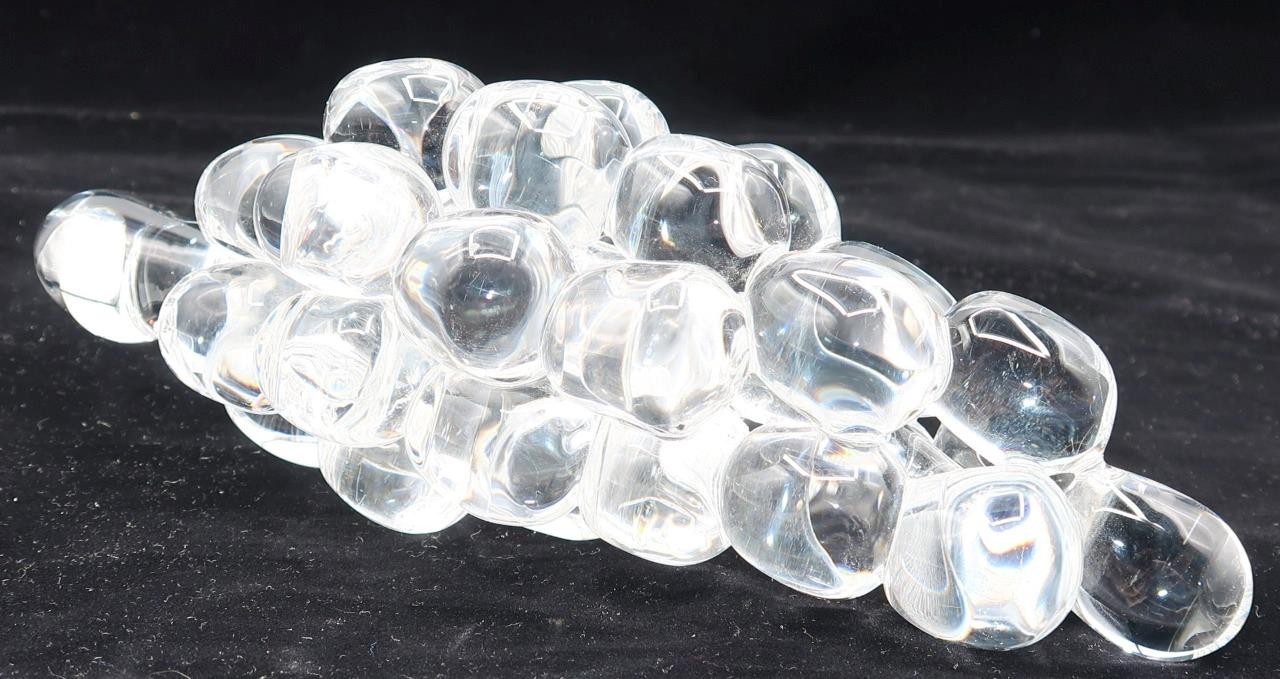 MCM Steuben Glass Clear Crystal GRAPES CLUSTER Figurine, 7 5/8″(A) CHIP ON STEM