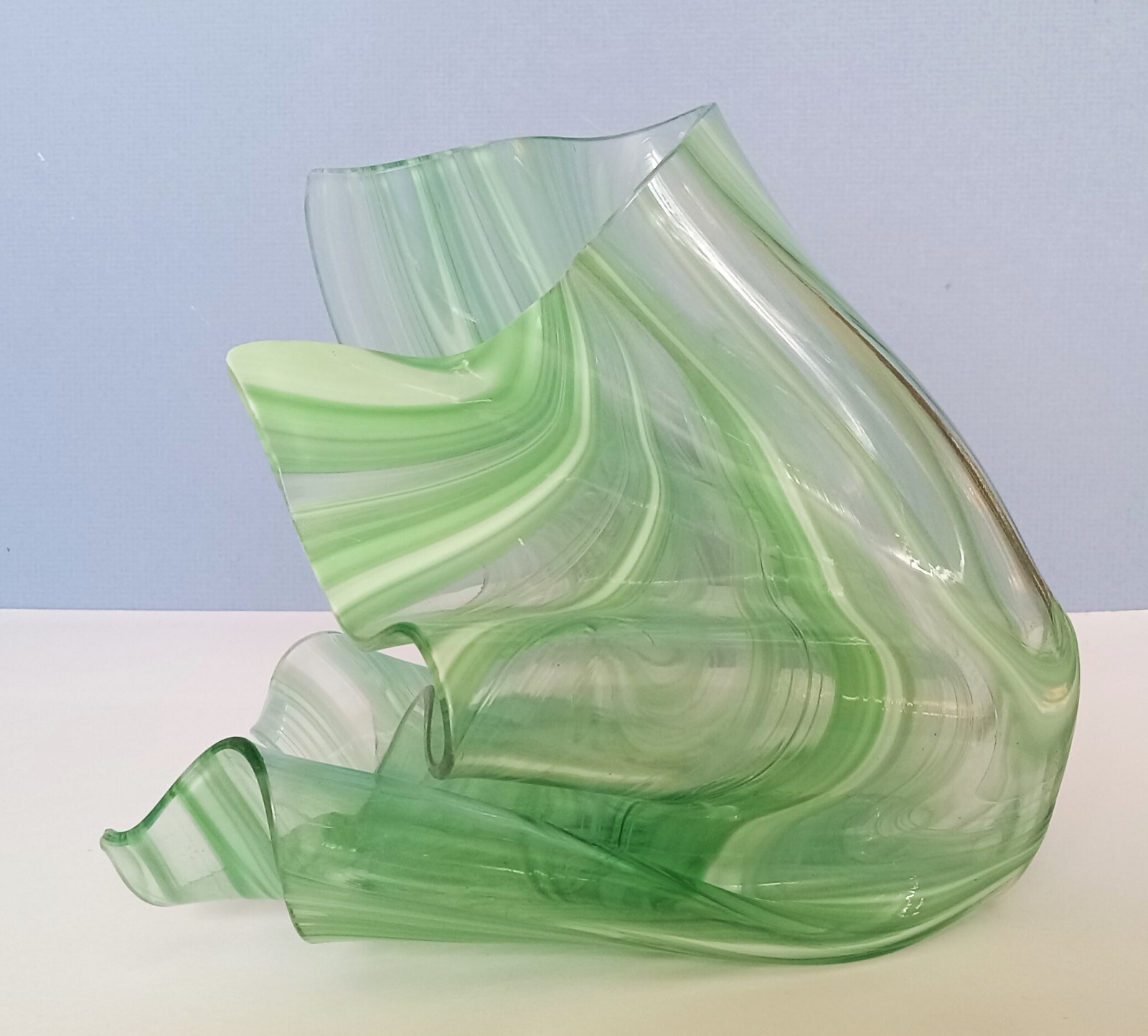Stunning Signed Green & White Swirl Handkerchief Art Glass Vase 7″x7.5″x7.5″