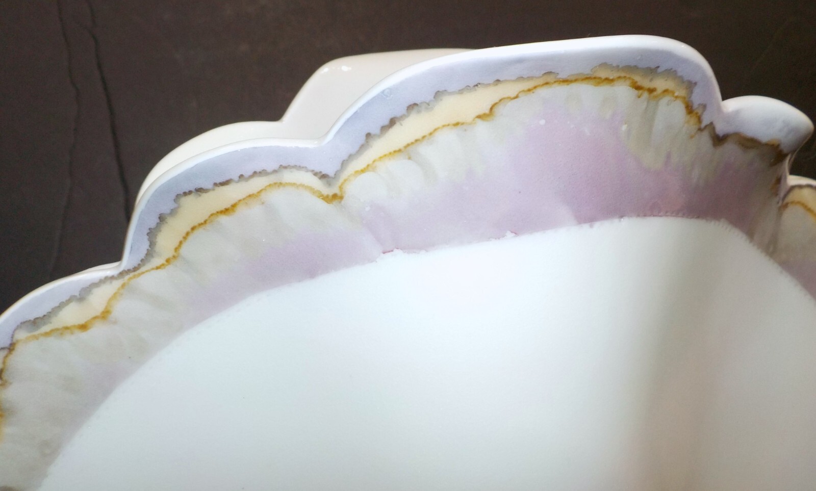 CAROLYN CARROLL SIGNED POTTERY Fan or Shell-Shaped VASE (EUC***BEAUTY***L@@K)