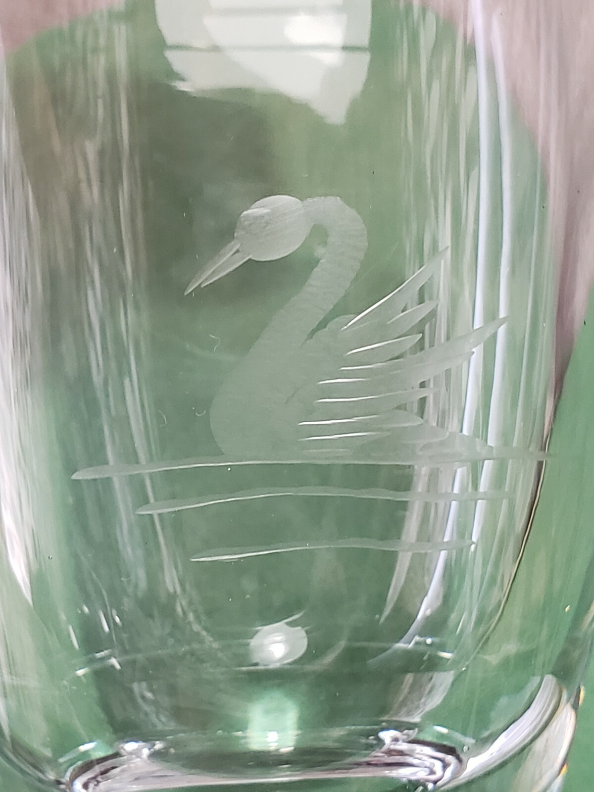 Quality Heavy Lead Crystal Etched Cut Swan Vase Perfect Wedding Gift