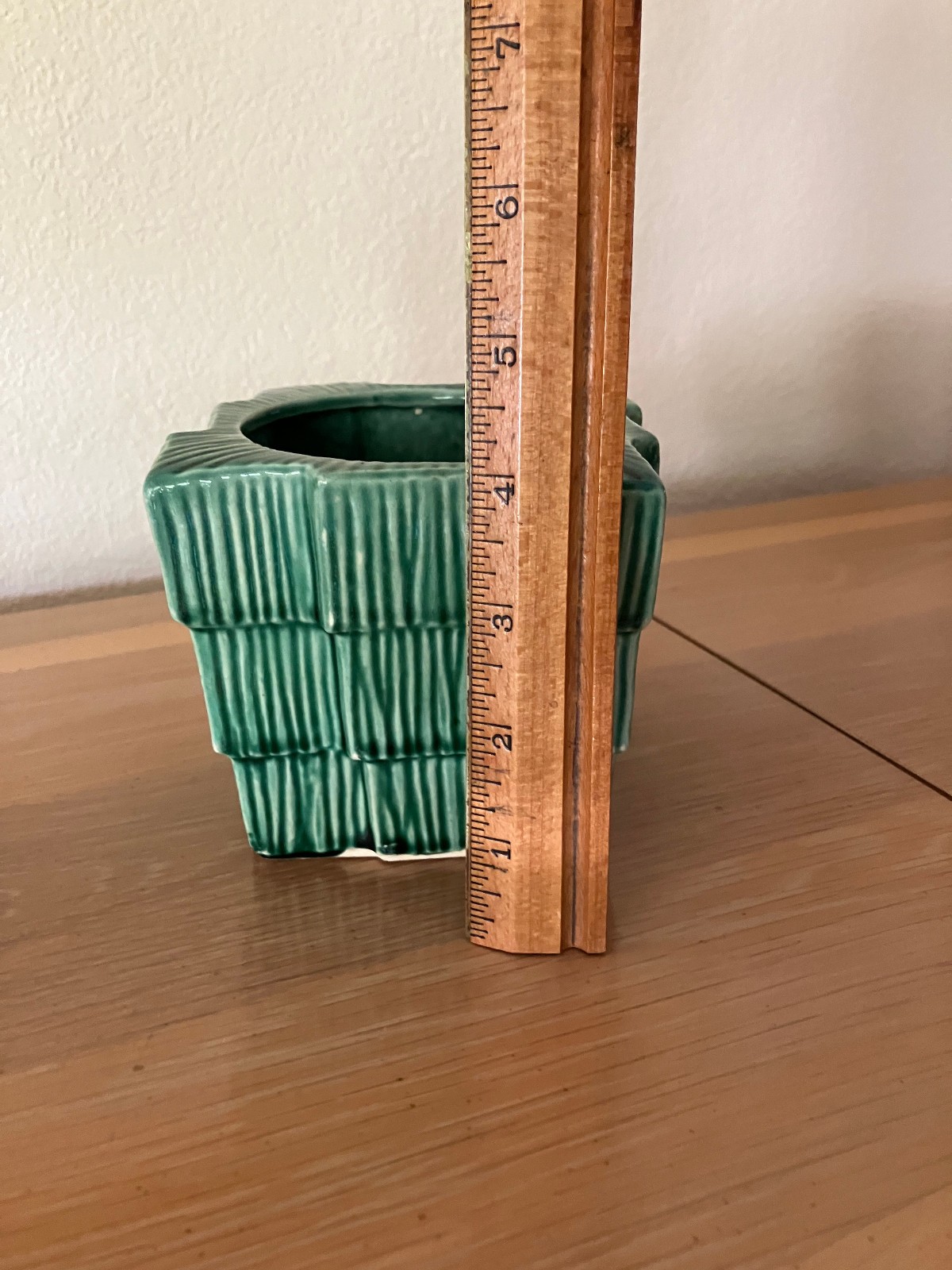 VTG McCoy GREEN Basket Weave or Shingle SQUARE Planter; 4 3/4″ X 4 3/4″ X 4″