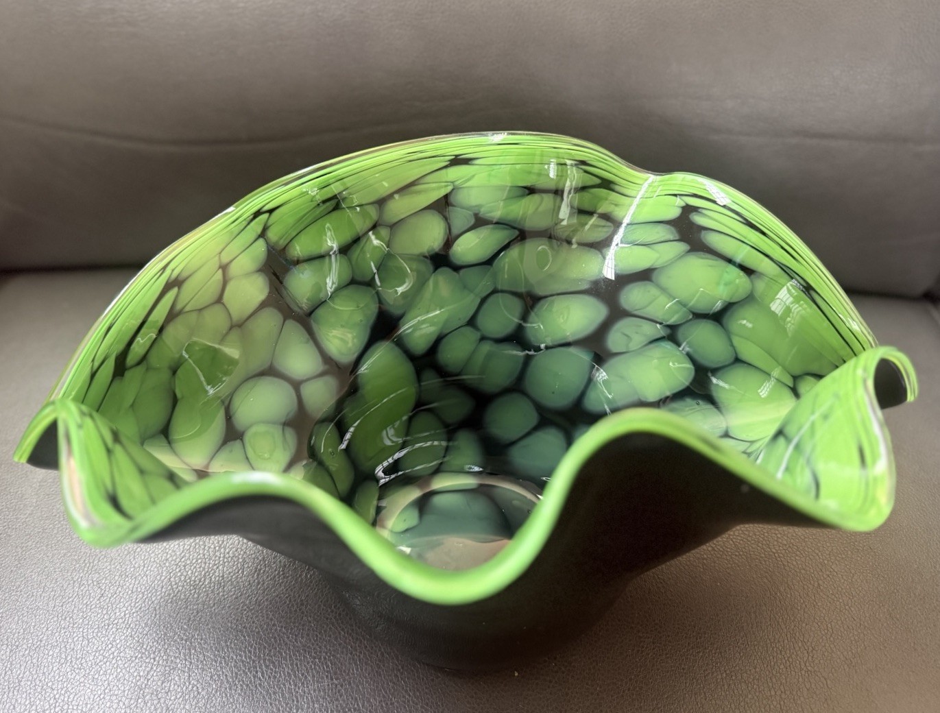 VNTG Green/Black Hand Blown Murano Glass W/Ruffled Edge And Green Circle Swirls