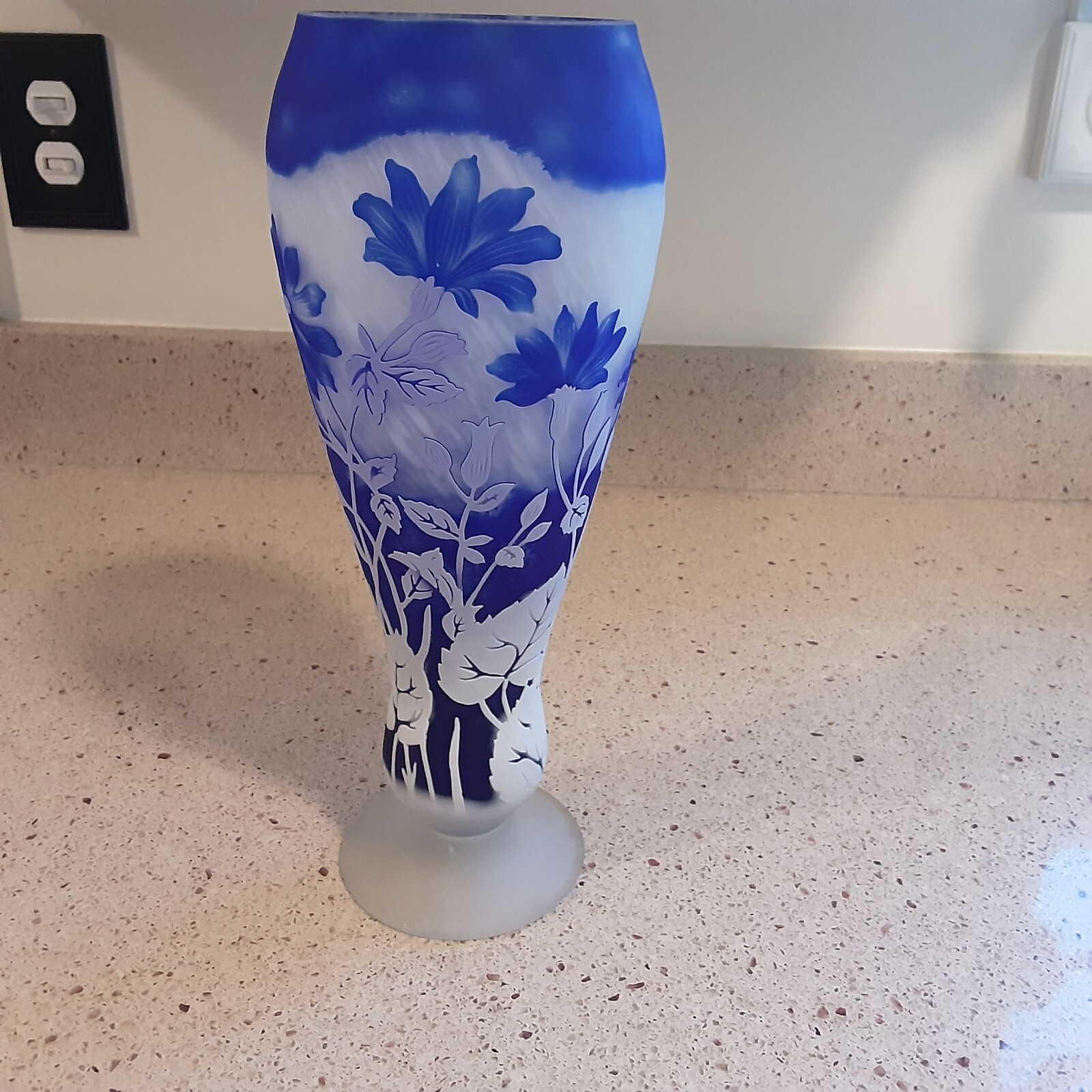 Shannon Crystal of Ireland Mouth Blown Hand-Cut Blue Art Glass Vase 12-1/2″ Tall
