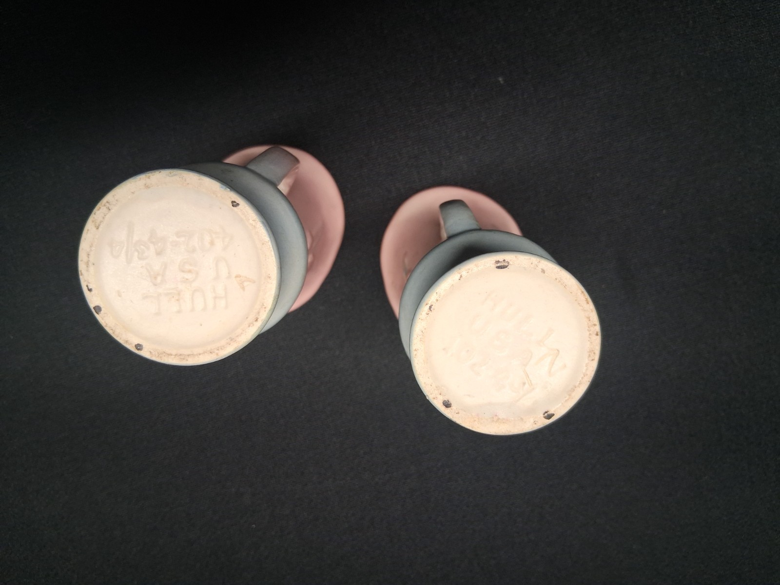 2 HULL POTTERY IRIS 4 3/4″ VASES 402 HARD TO FIND SIZE MINI