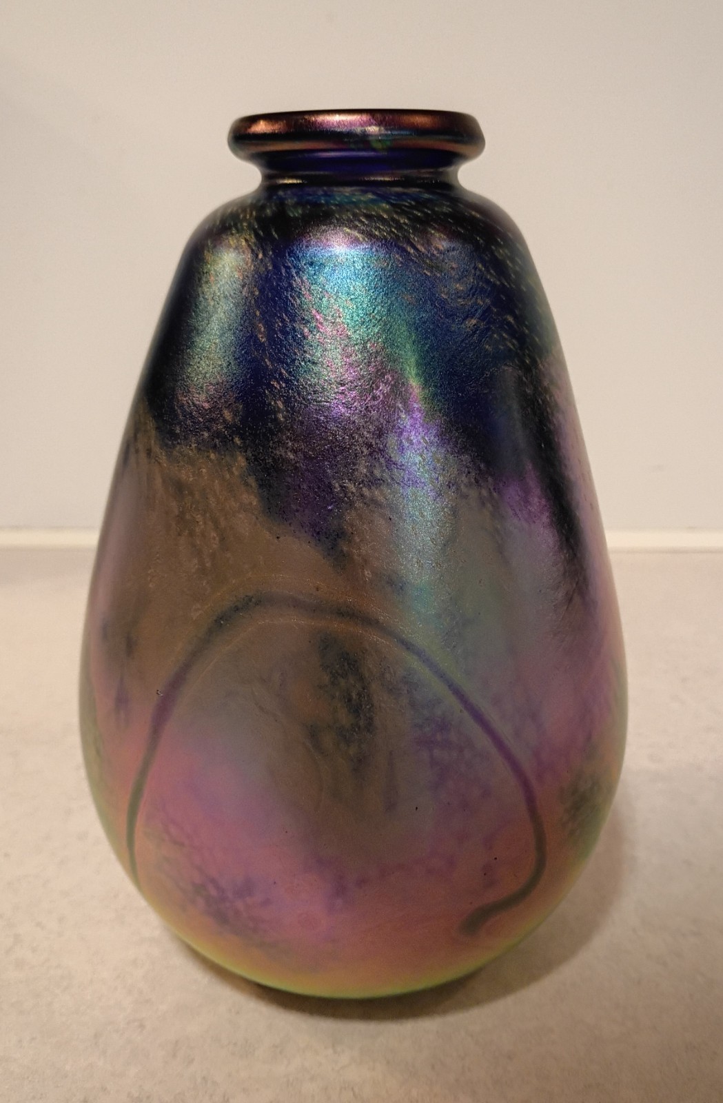 6.75″ Vintage Early Signed Robert Eickholt Iridescent Art Glass Vase