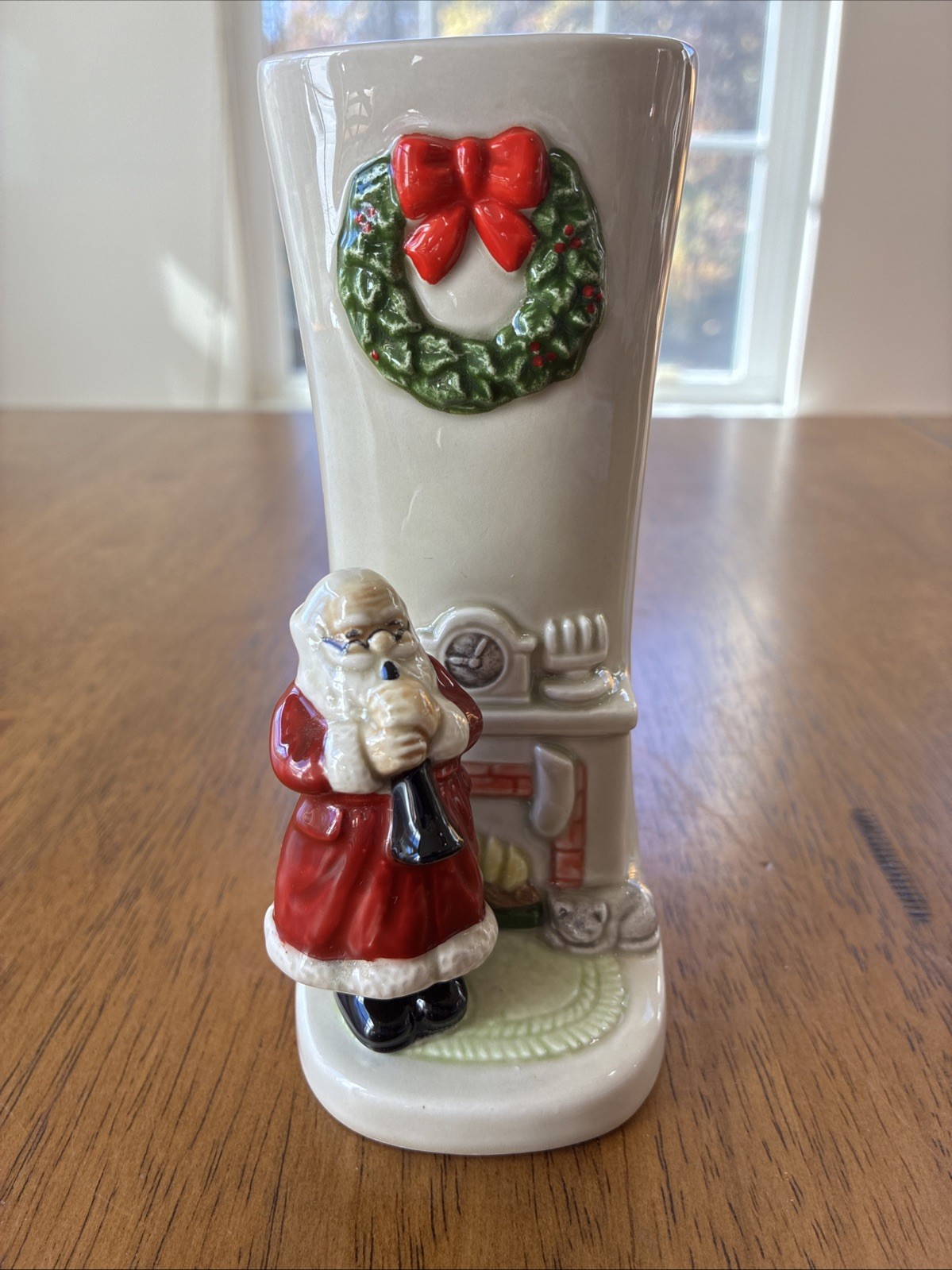 Vtg Otagiri Christmas Bud Vase Santa By Fireplace Playing Instrument Cat Cute