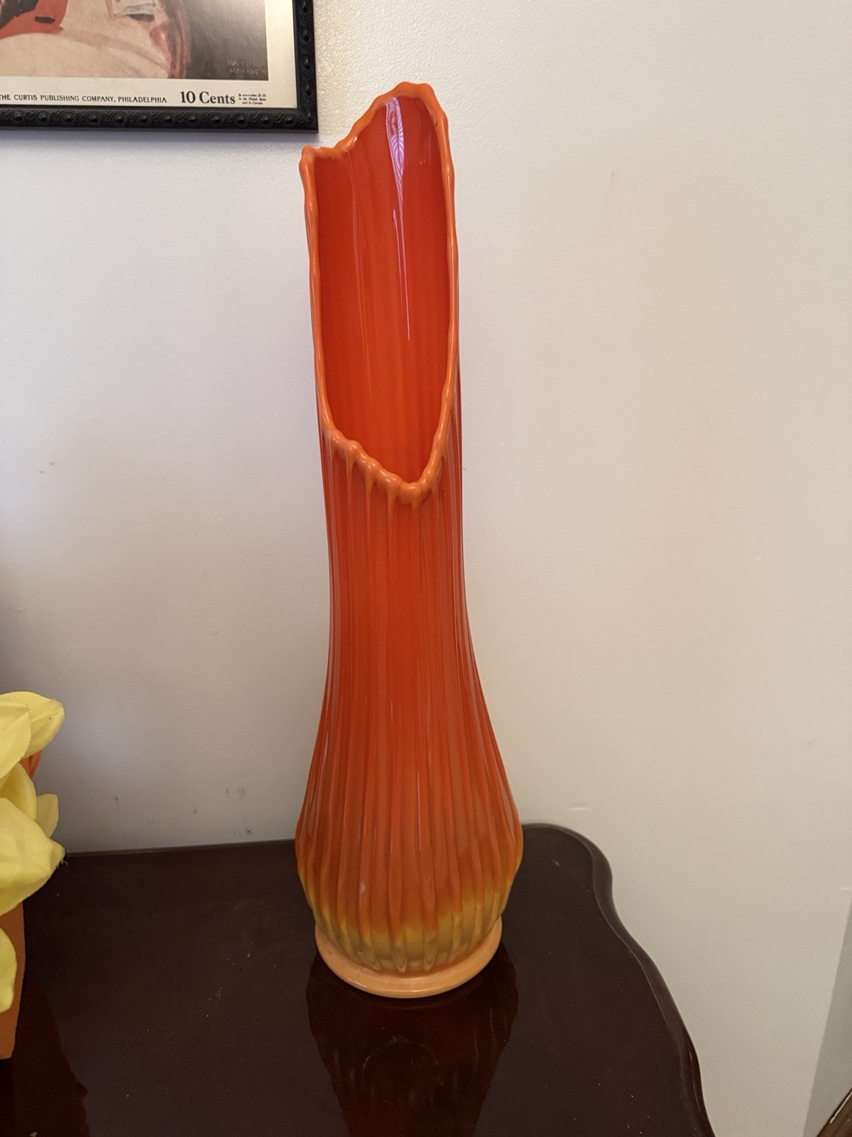 L. E. SMITH MCM BITTERSWEET RIBBED SWUNG STRETCH VASE ORANGE Shark Bite Mouth