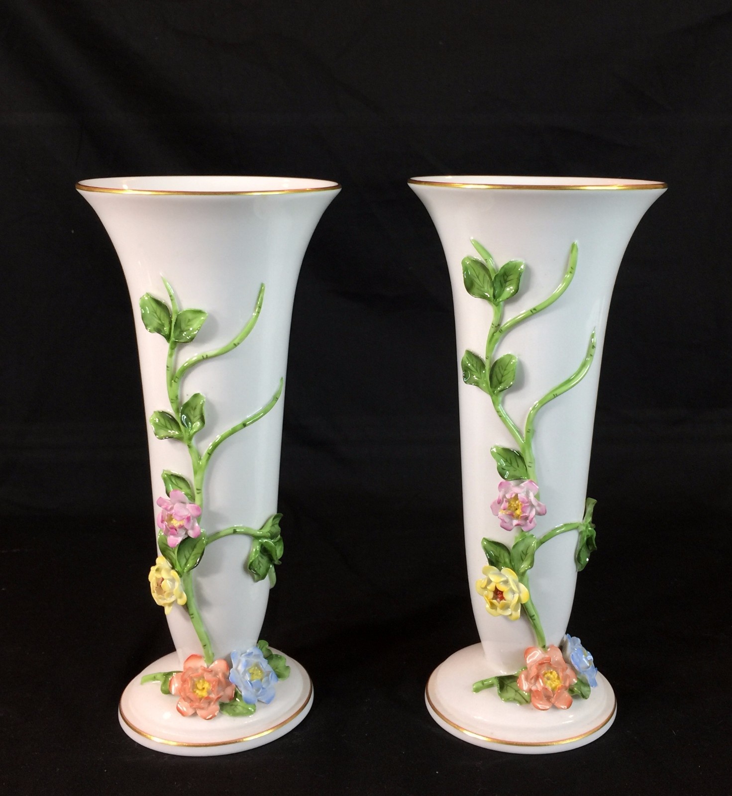 Rare, A Pair of Herend 8-3/4″H Vases w/ Applied Flowers, Vines & Leaves #6750