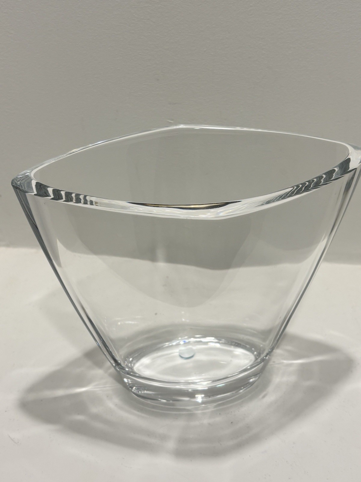 TIFFANY & CO DELTA SKYMILES VASE, Cut Lead Crystal, 7 1/2″, Made in GERMANY
