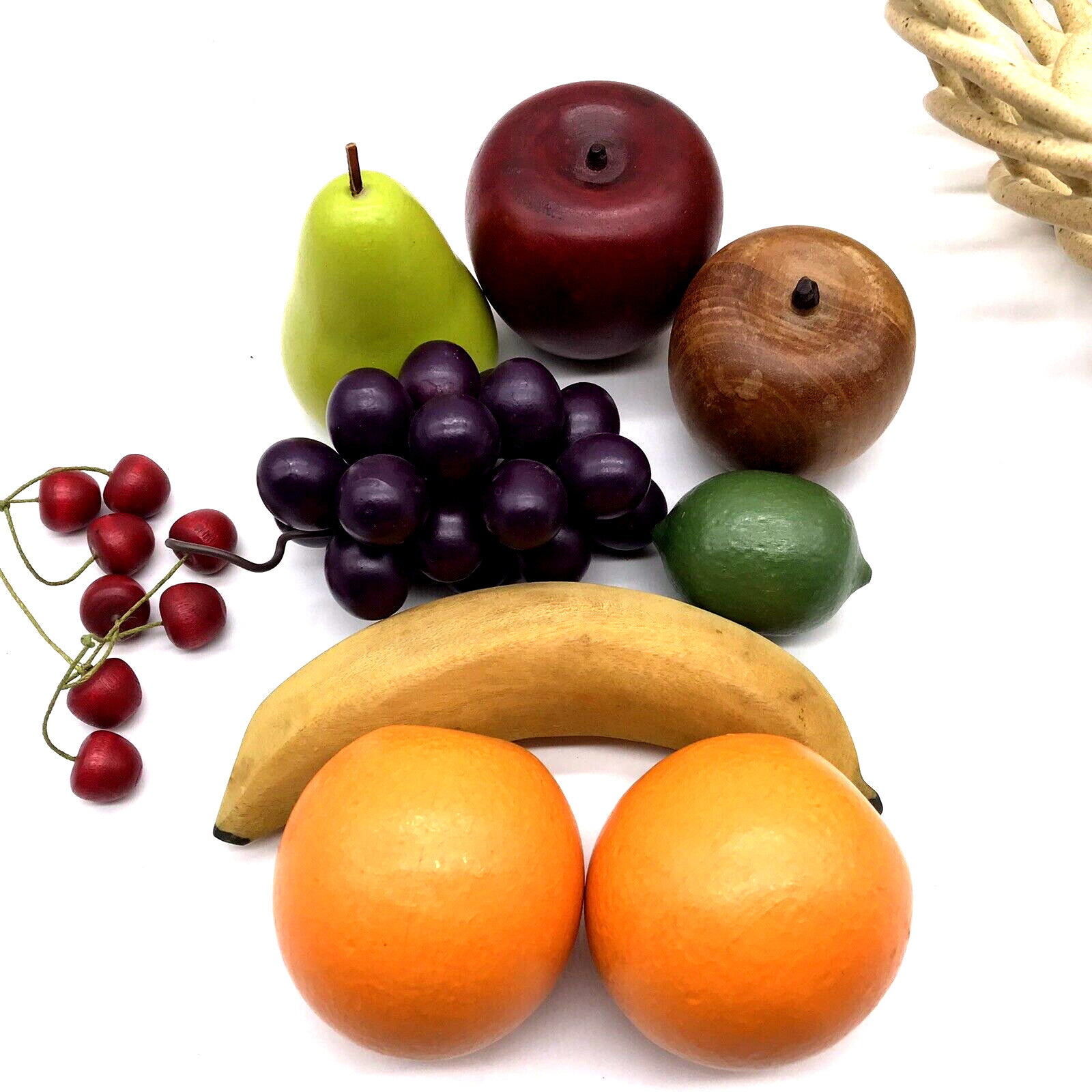 Round Woven Latticed Ceramic Fruit Bread Basket Bowl 10.5in with Wooden Fruit