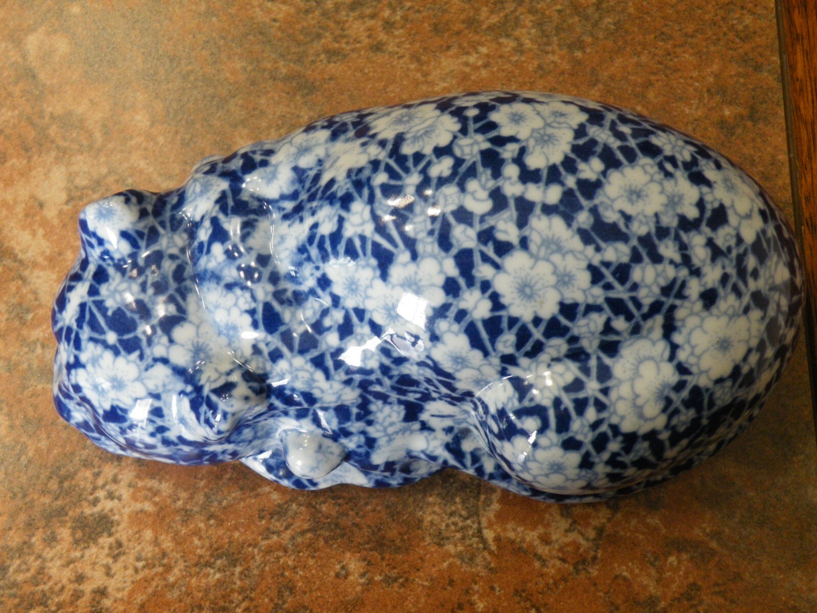 Vintage VICTORIA IRONSTONE CAT Blue & White Floral Design Calico 8” FREE SHIP