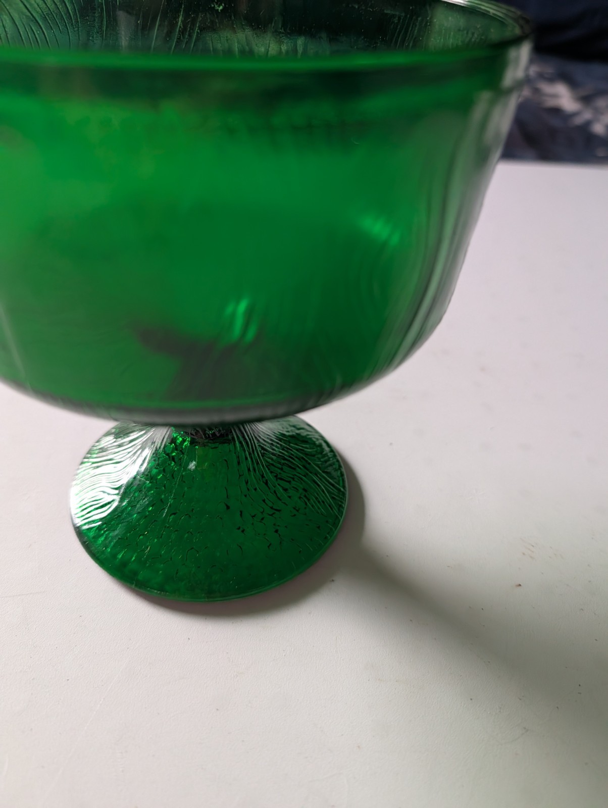 VINTAGE HOOSIER GLASS EMERALD GREEN PEDESTAL COMPOTE SWIRL RIBBED CANDY DISH