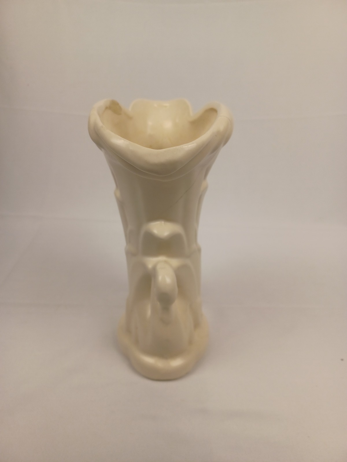 Vintage McCoy Pottery Swan Cornucopia Vase – White Glaze (as-is)