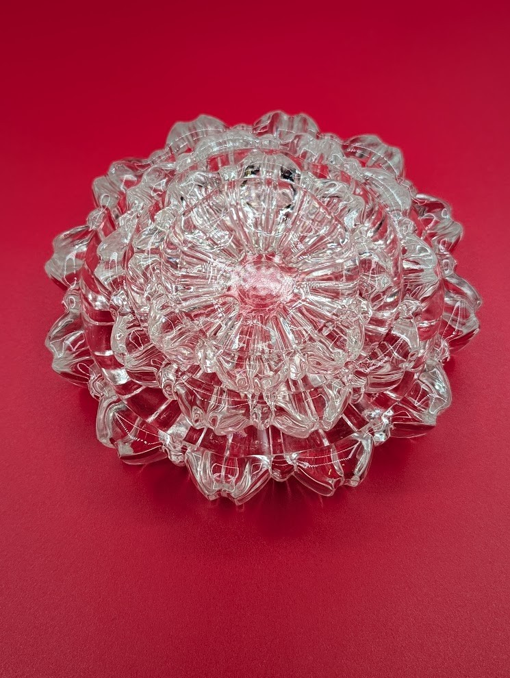 Vintage Hazel Atlas Nesting Ashtrays – Set of 3 – 3-1/8″-5-1/2″ – Clear