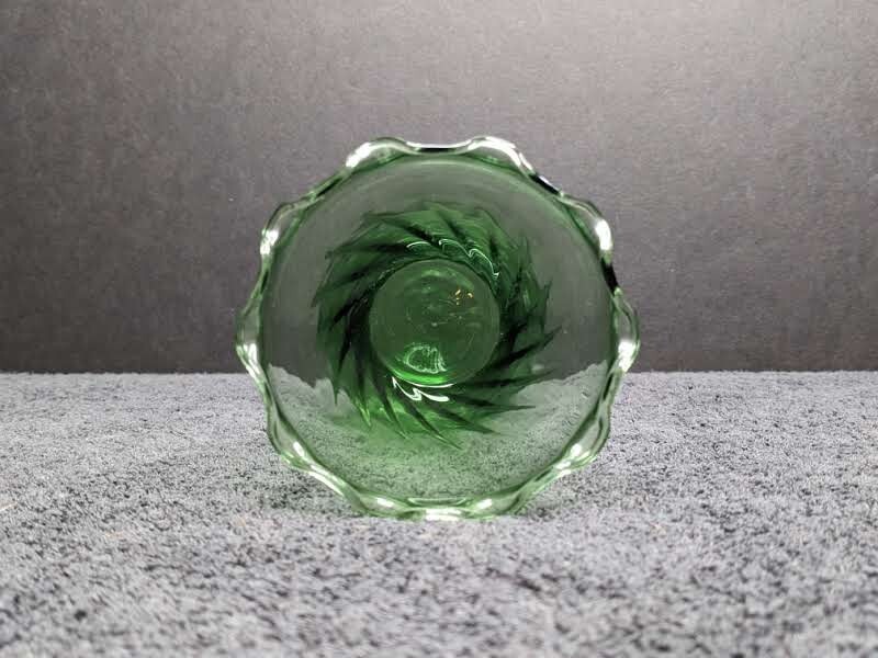VTG Green Swirled Vase Ruffled Rim 7″ Depression Glass Excellent Used Condition
