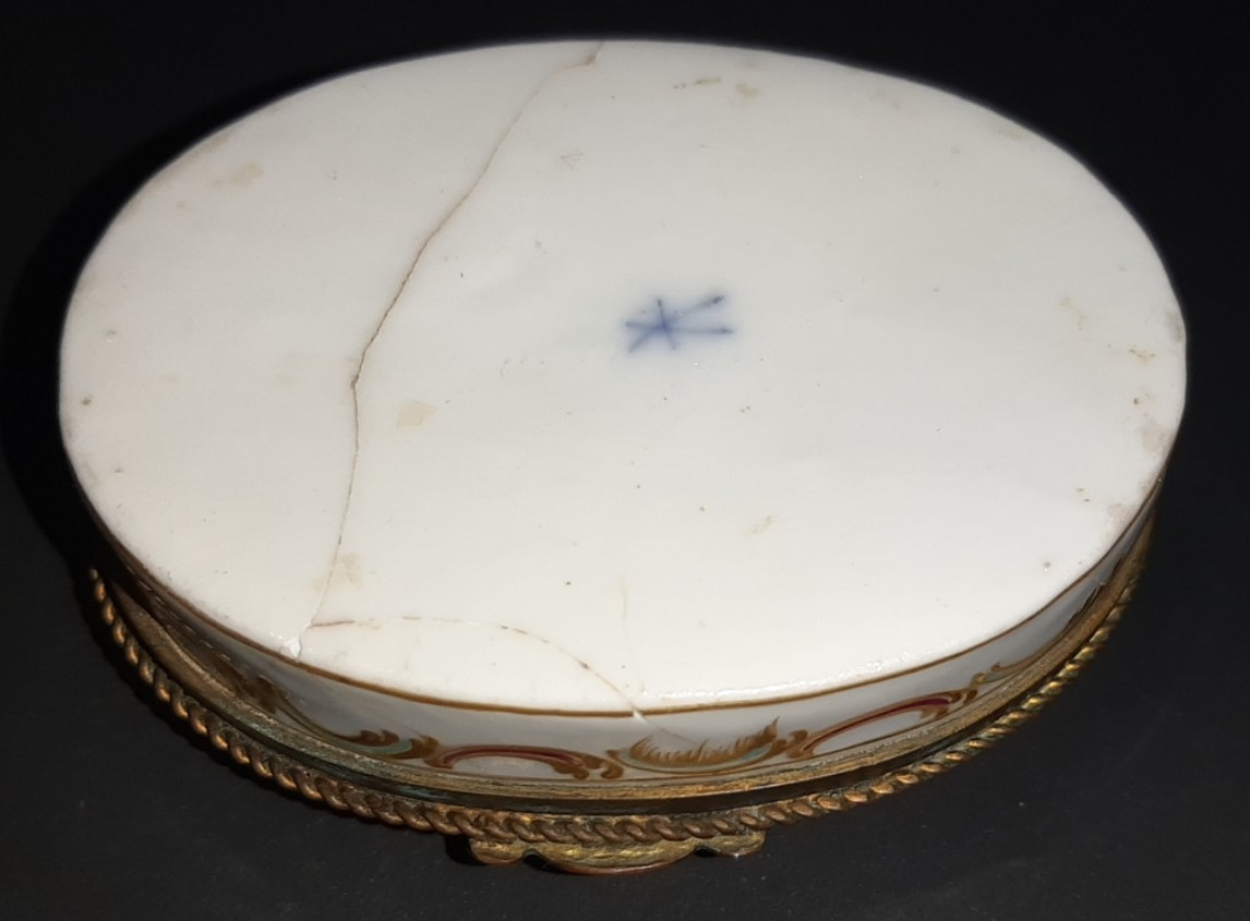 Antique Edmé Samson Porcelain Hand Painted Porcelain Hinged Jewelry Trinket Box
