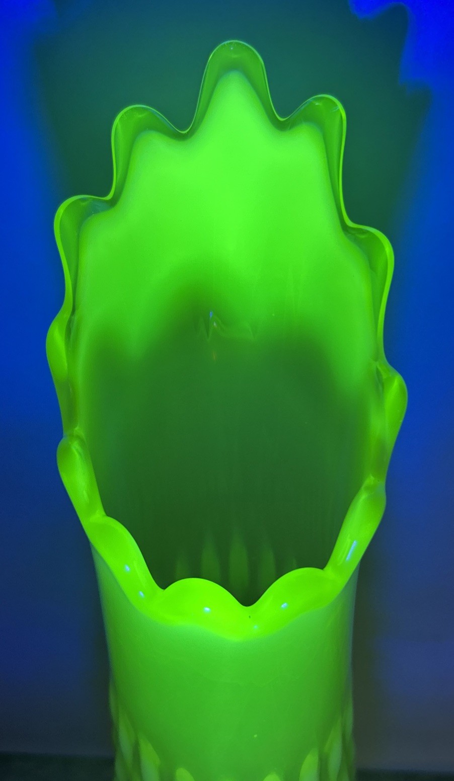 Beautiful Fenton Art Glass Uranium Green Opalescent Hobnail Swung Vase 13”-H