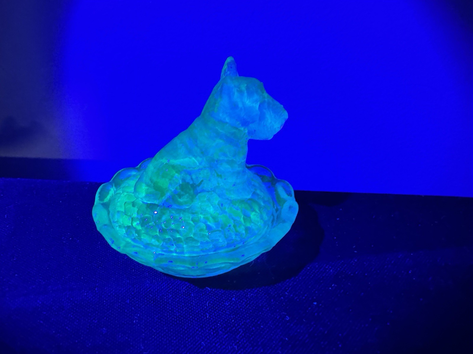 Uranium Glass Boyd Scotty On A Nest Salt