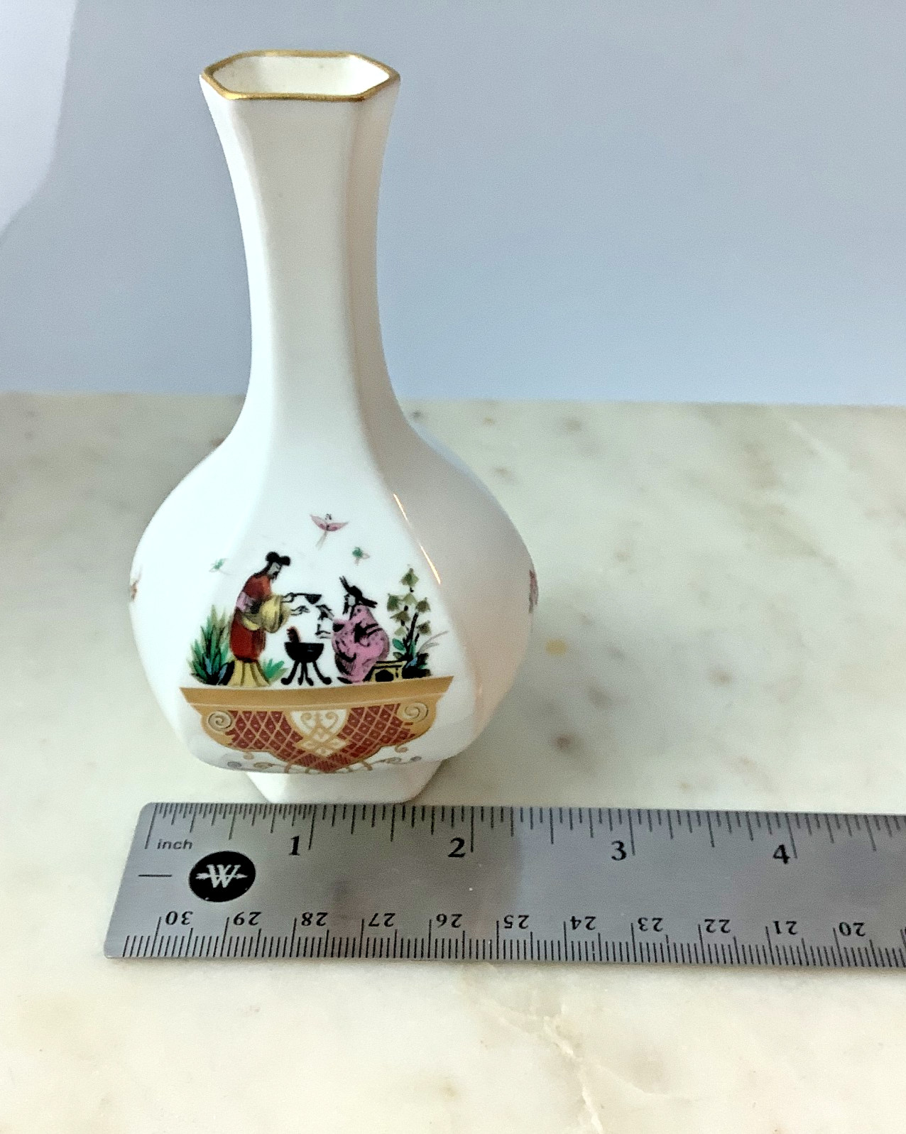 Royal Worcester Fine Bone China England 4″ Mini Bud Vase 3862 Chinoiserie