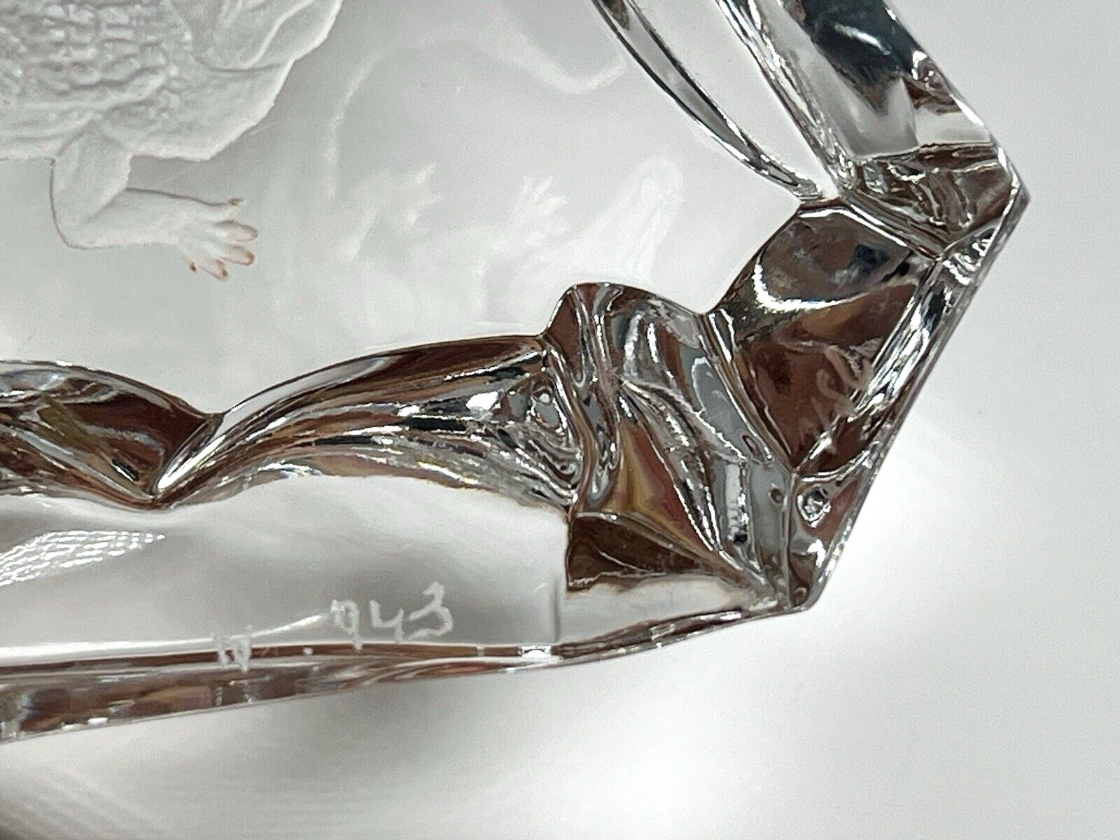 CRYSTAL GLASS PAPERWEIGHT VAL ST LAMBERT Crocodile, Alligator ENGRAVING – Signed
