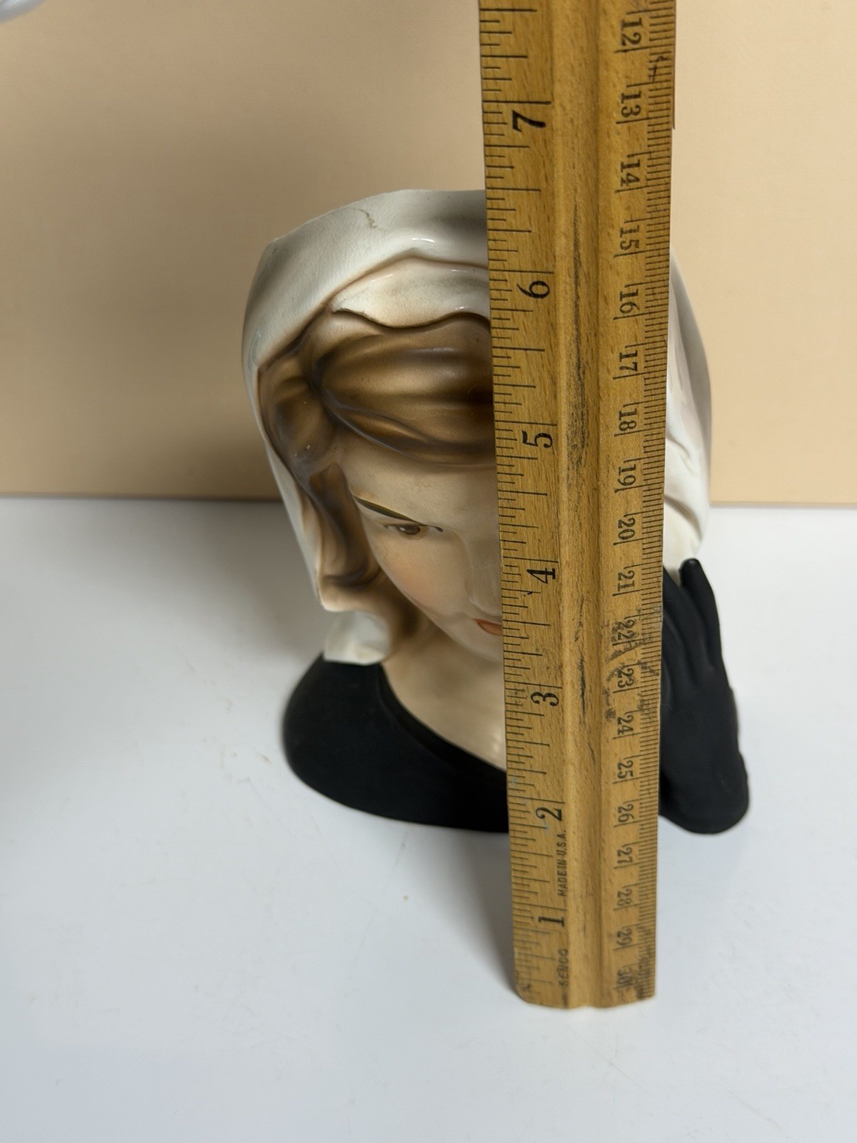 1964 Inarco (Original Label) JFK Jackie Kennedy Mourning Head Vase E-1852 6″