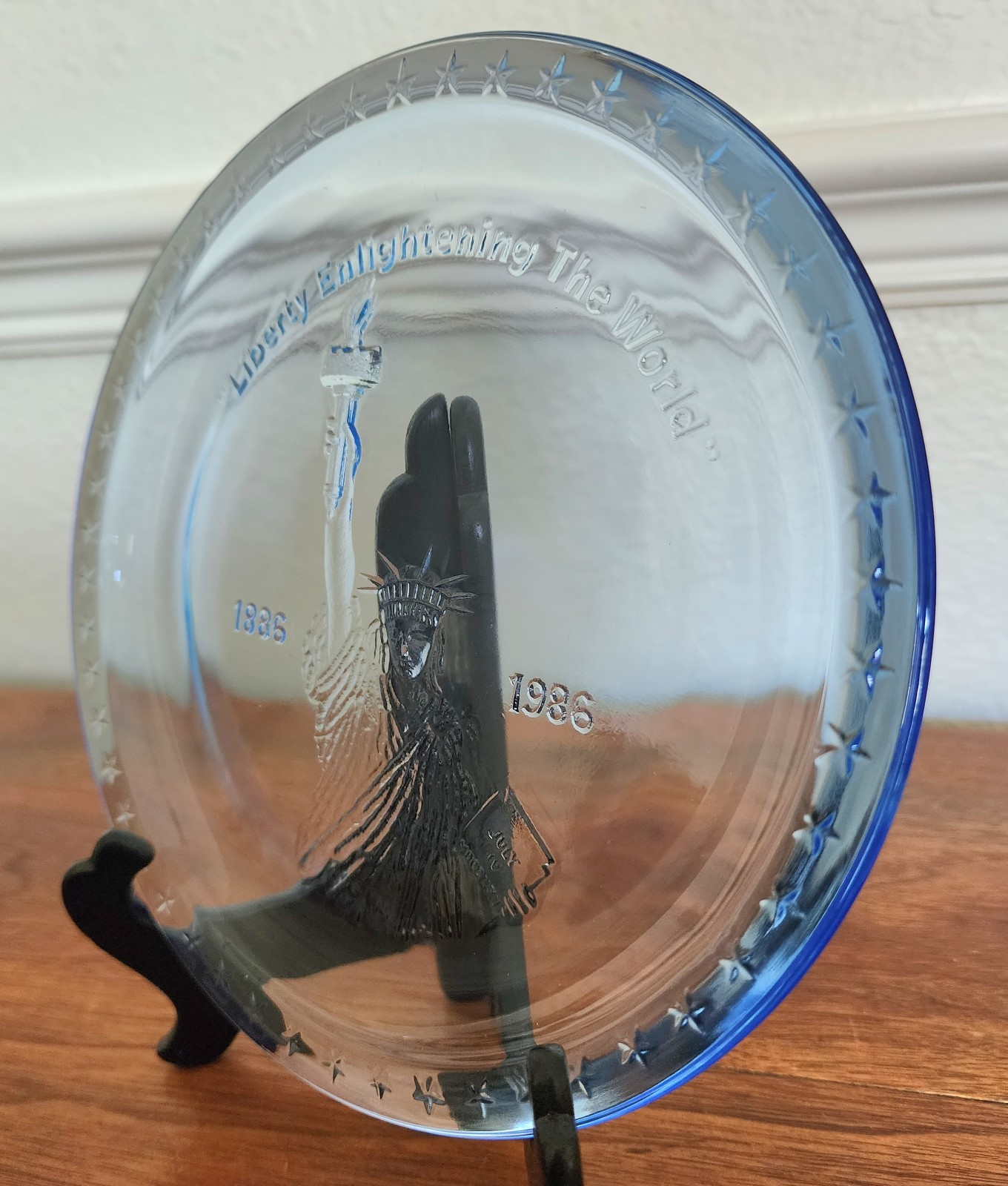 Tiara Indiana Glass Ice Blue Statue of Liberty Commemorative 8″ Collector Plate