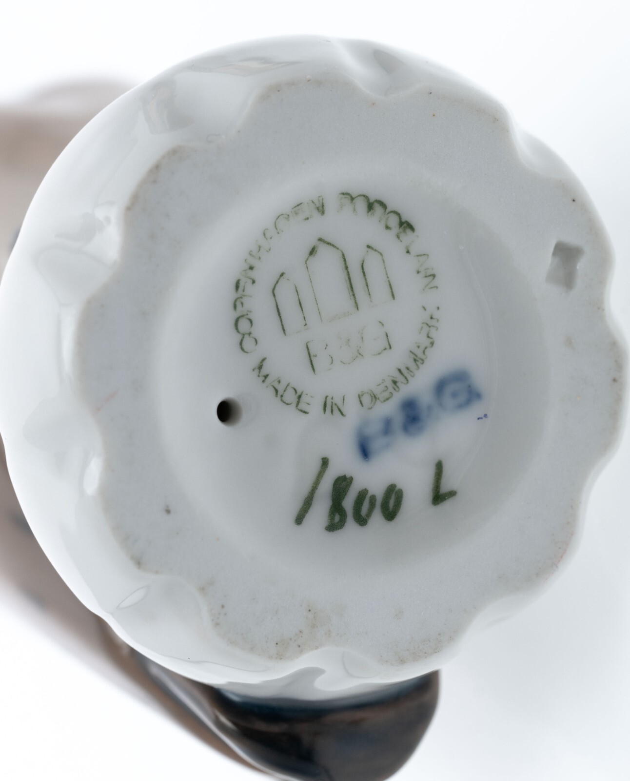 Damaged Bing and Grondahl Owl # 1800 Denmark Porcelain 4in 1970-1983 Chipped Ear