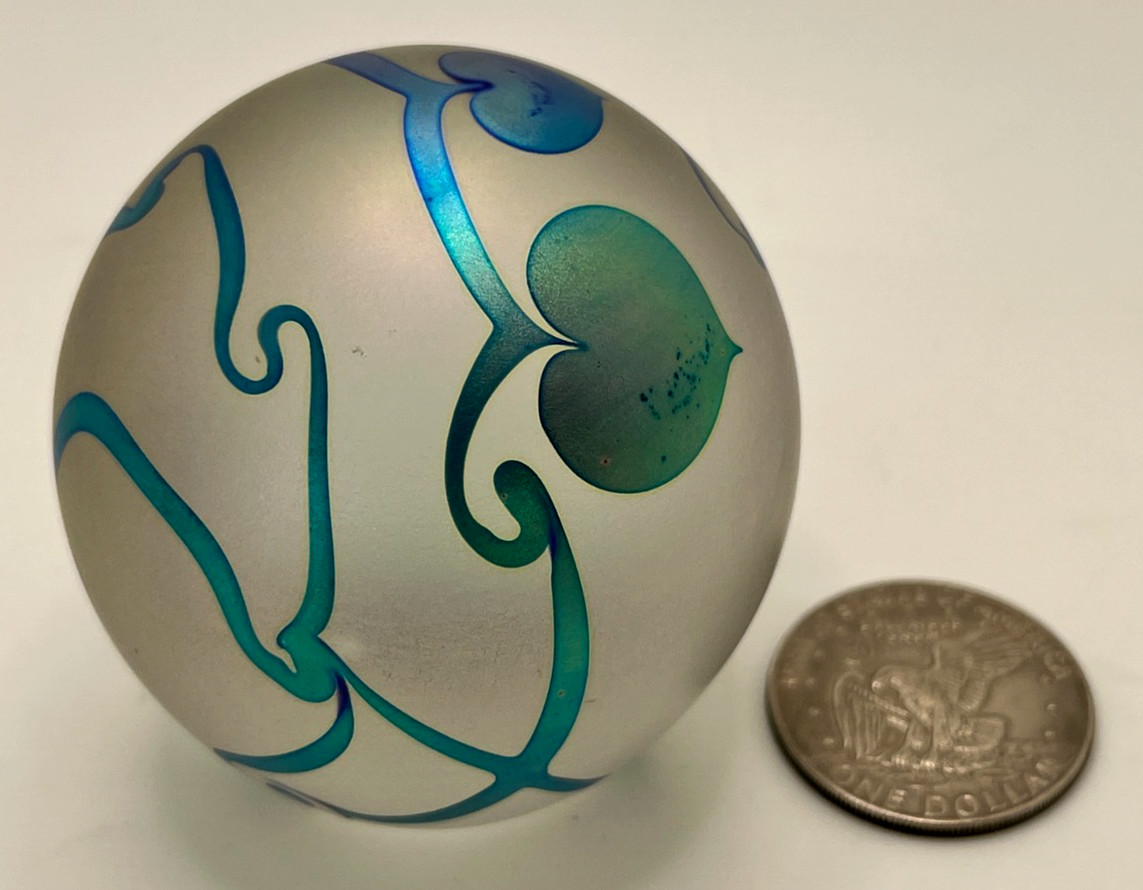 Vintage Robert Eickholt Dichroic Art Glass Heart Vine 3.5″ Paperweight 1985