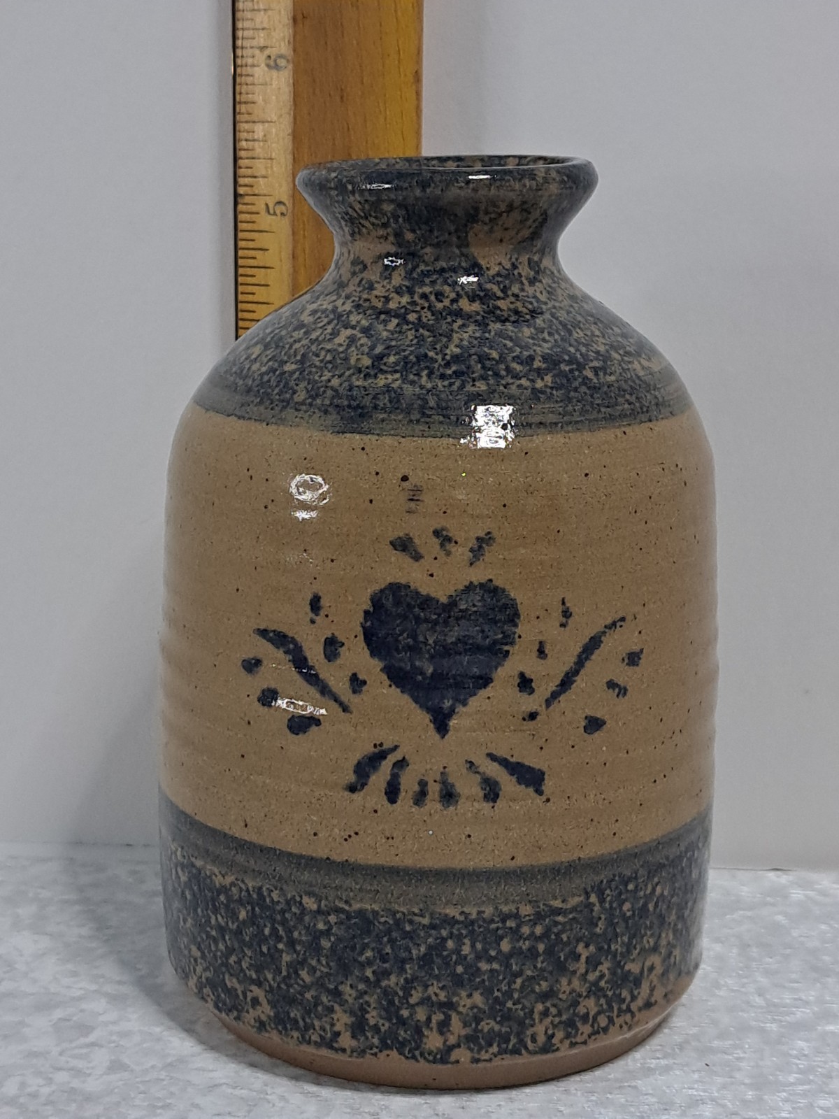 Handcrafted Studio Pottery Vase Spongeware Heart Signed 5” X 3 1/4”