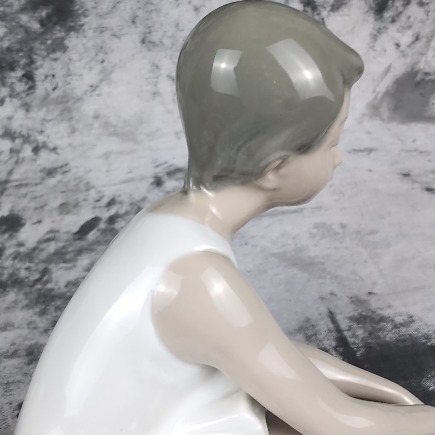 Lladro Nao 5.25″ 0151 Seated Stretching Ballerina Slipper Ballet Dancer Figurine