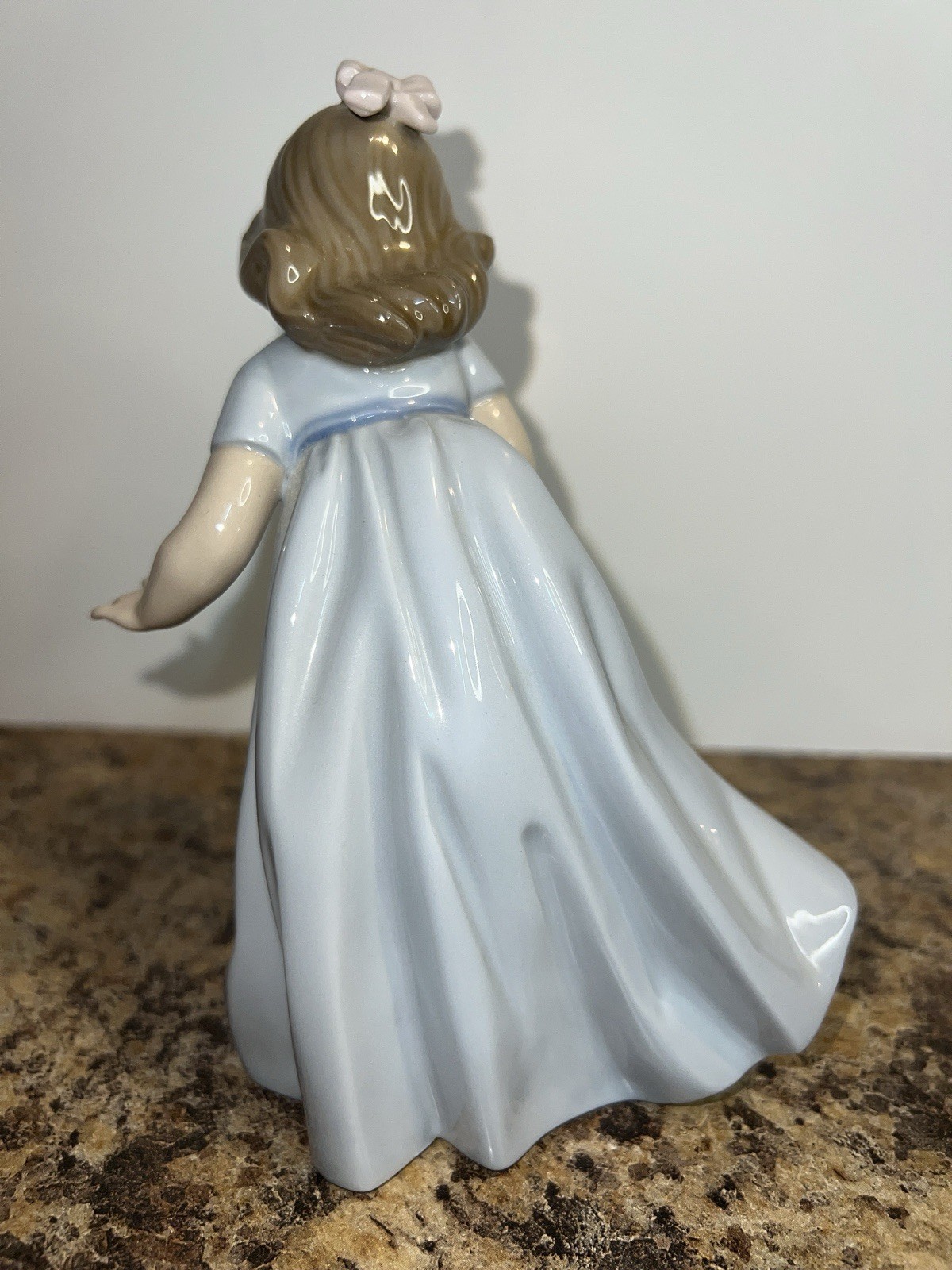 FINE NAO FOR LLADRO PORCELAIN FIGURINE No 1027 ~ GIRL WITH PUPPY ~mint Cond.
