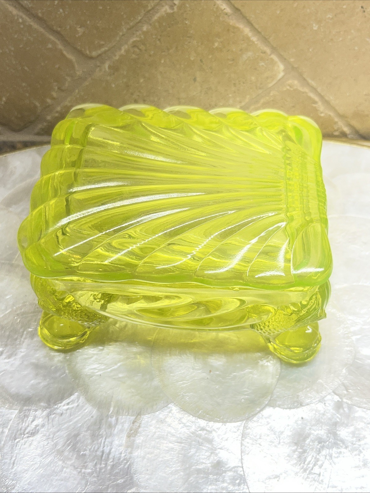 Vaseline Uranium Glass Seashell Box Fish Feet Trinket Box Yellow Boyd Art Glass