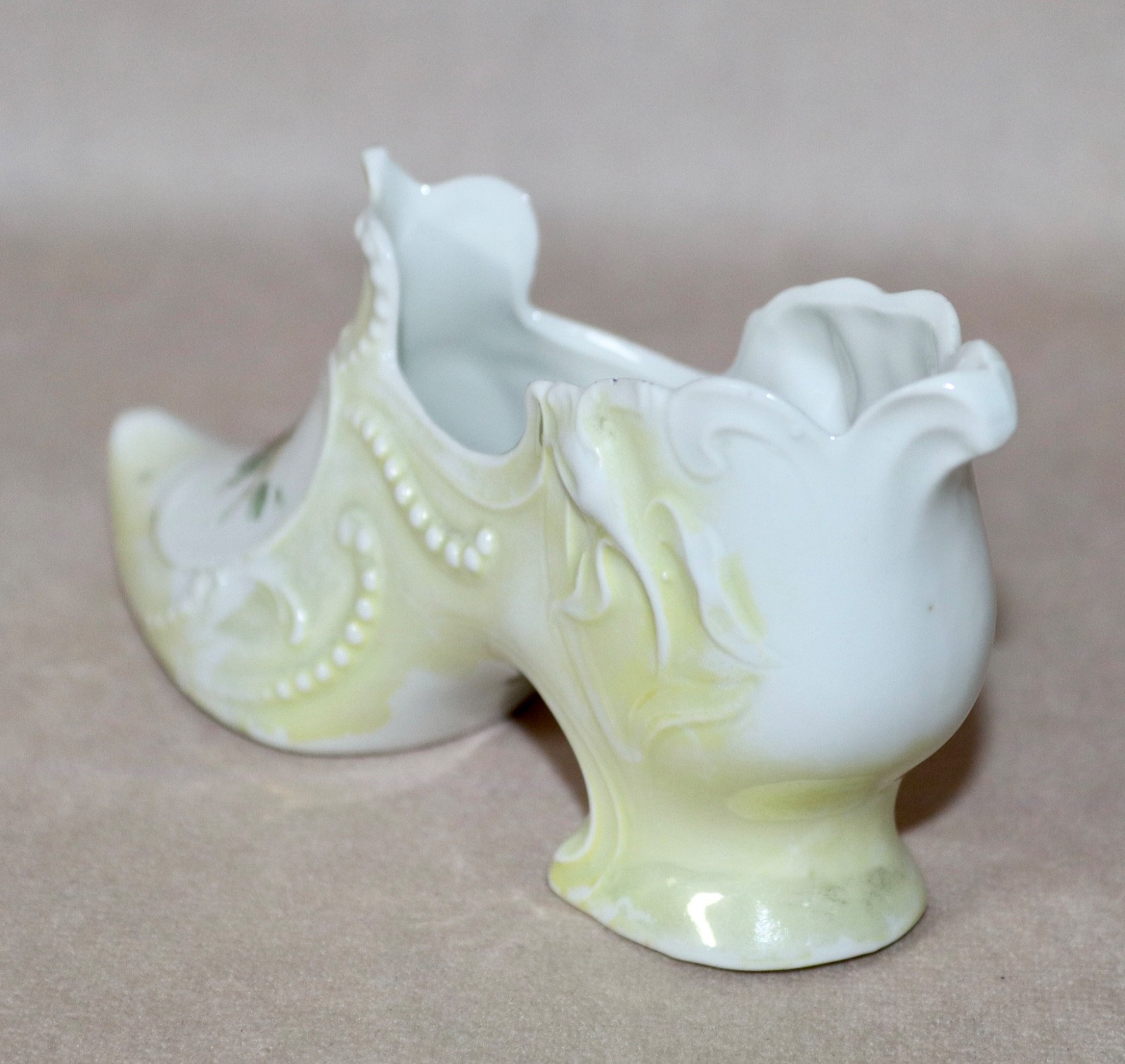 Porcelain Victorian Slipper ~ Yellow & White Floral Design