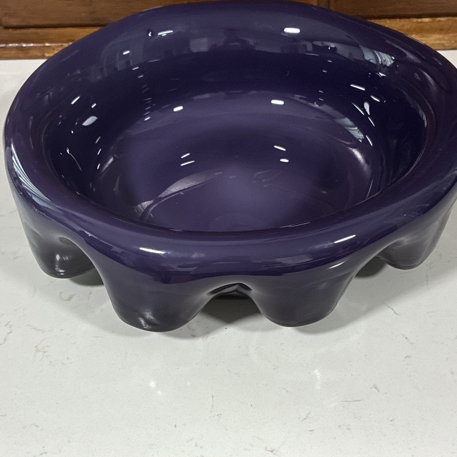 A FABULOUS AMETHYST ART GLASS BASIN￼