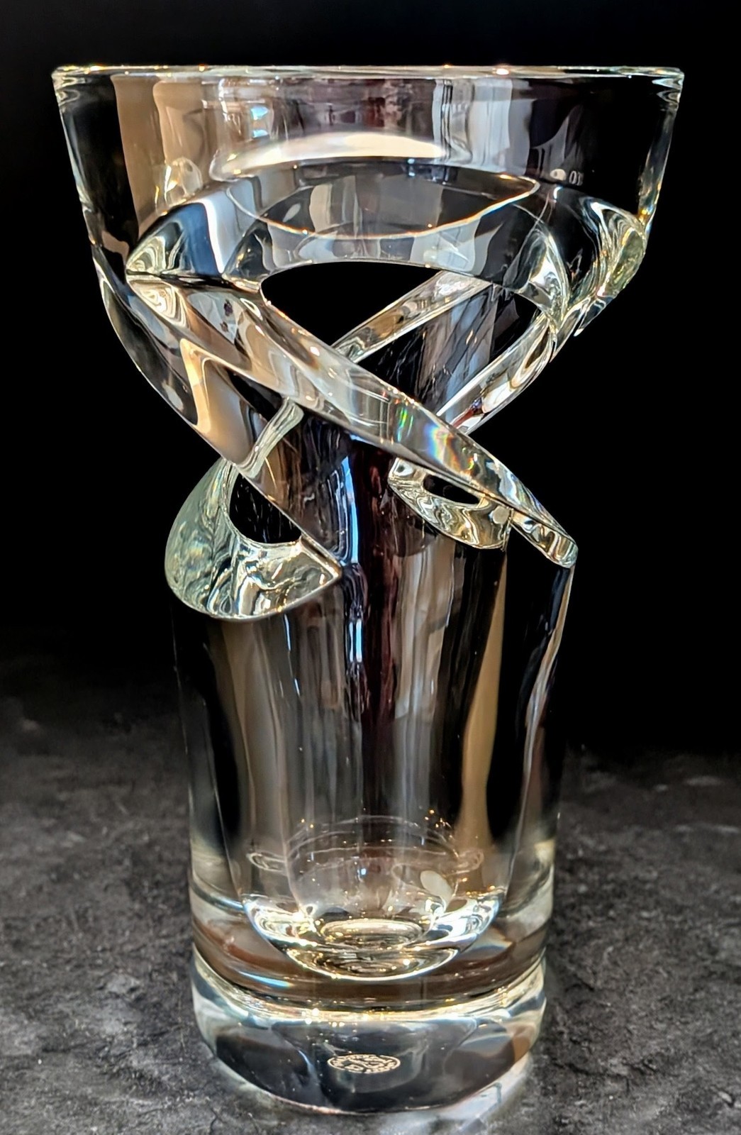 BACCARAT Tornado DOUBLE SIGNED Crystal Glass Vase Urn 9″ + Gift Bag, EUC!