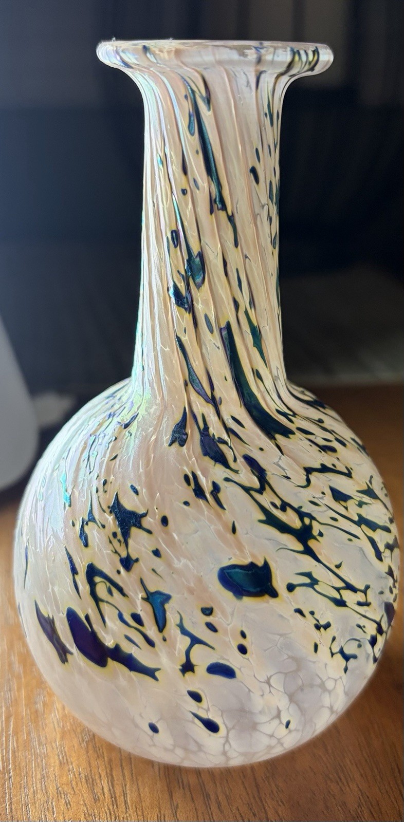 Signed Robert Held Studio Art Glass Iridescent Bud Vase 5″ Tall – Mint Condition