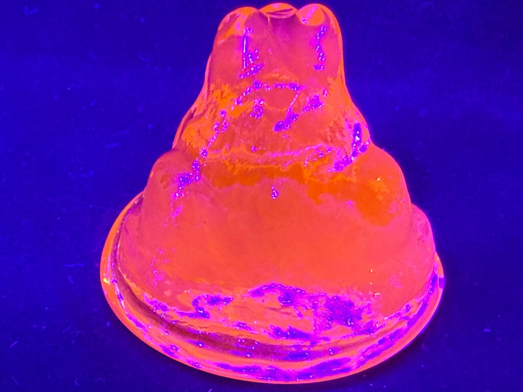 Green Vaseline uranium glass Frog Toad paperweight selenium glow magnesium fish