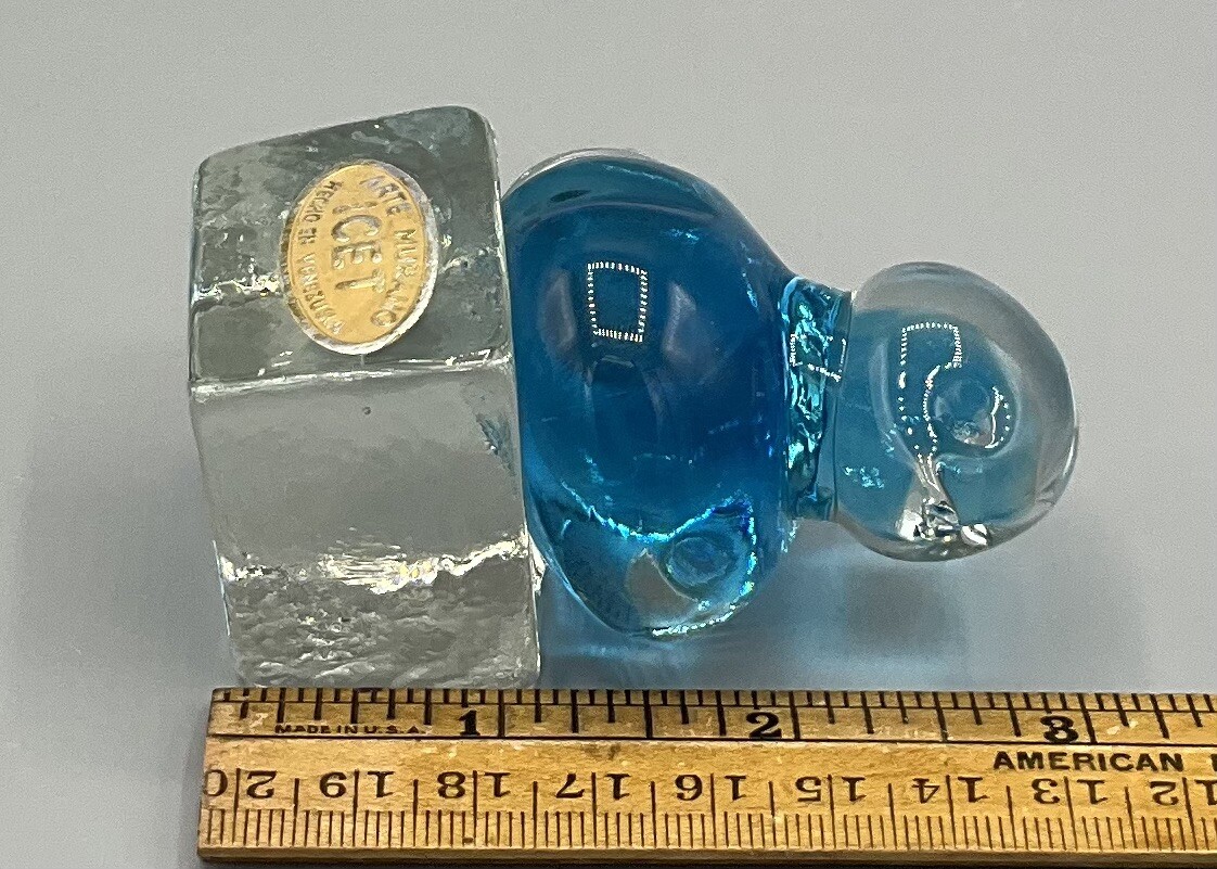 Vtg Blue/Clear Glass Bird on Cube ICET Arte Murano Uranium or Manganese UV Glow