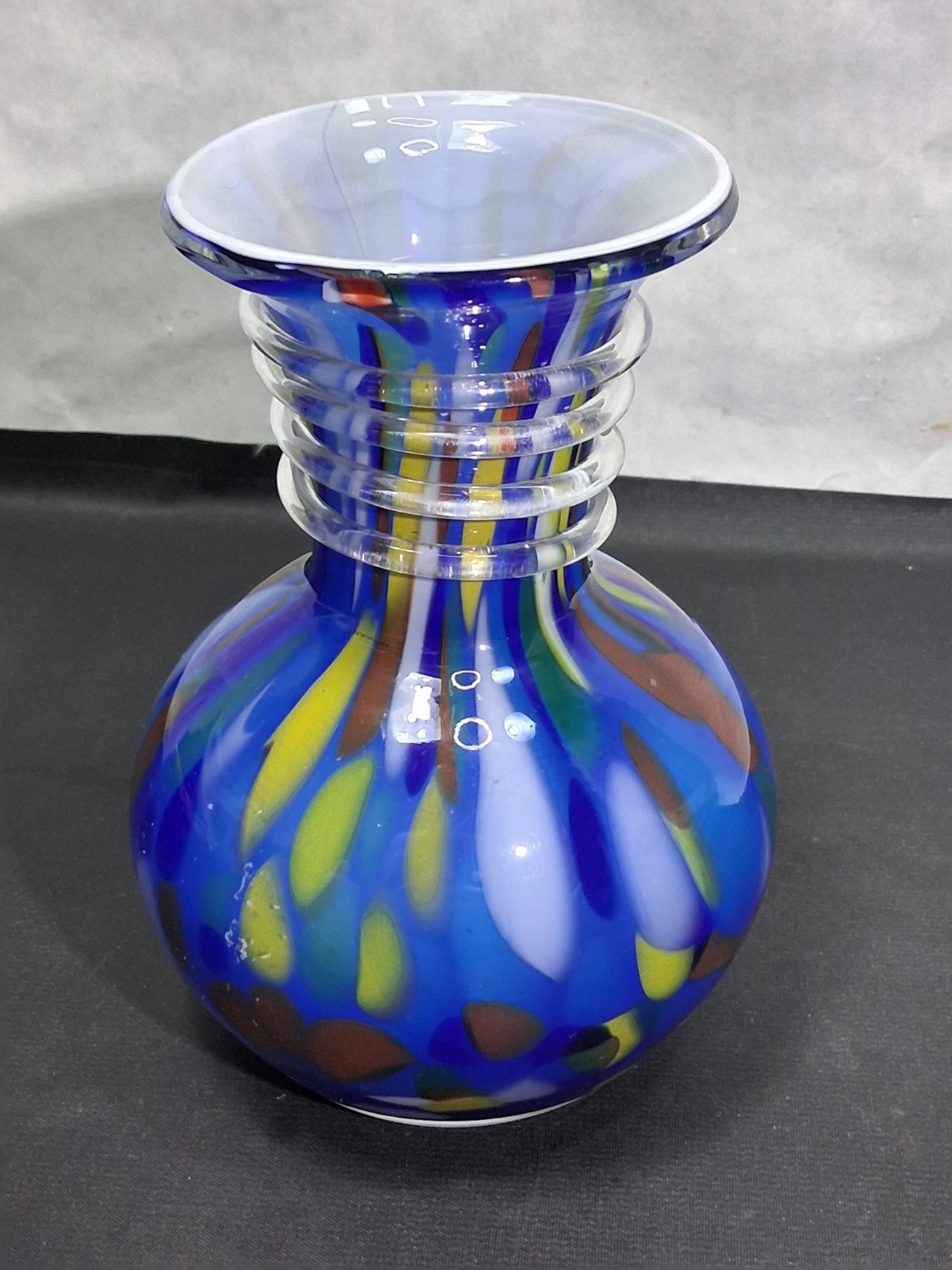 Vintage MCM Blue Green Yellow Spatter Glass Flower Vase Spiral Swirl 5 7/8″ Tall