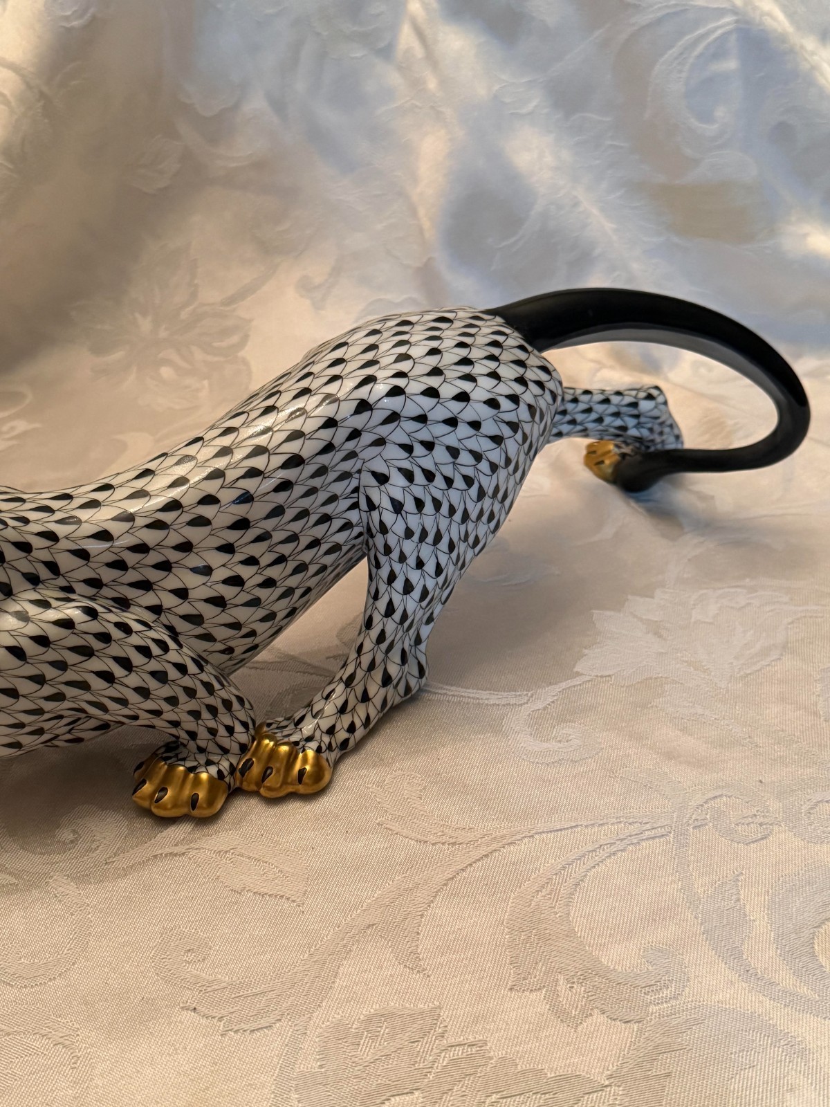 RARE MAJESTIC 17INC LONG HEREND HUNGARY PORCELAIN FISH NET PANTHER FIGURE