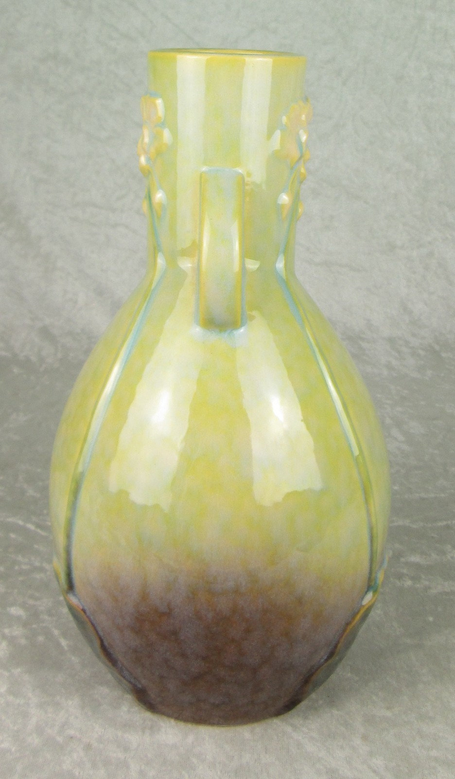 Roseville Pottery Wincraft Green Chartreuse Vase 284-10 Mid Century 10-3/8 in T