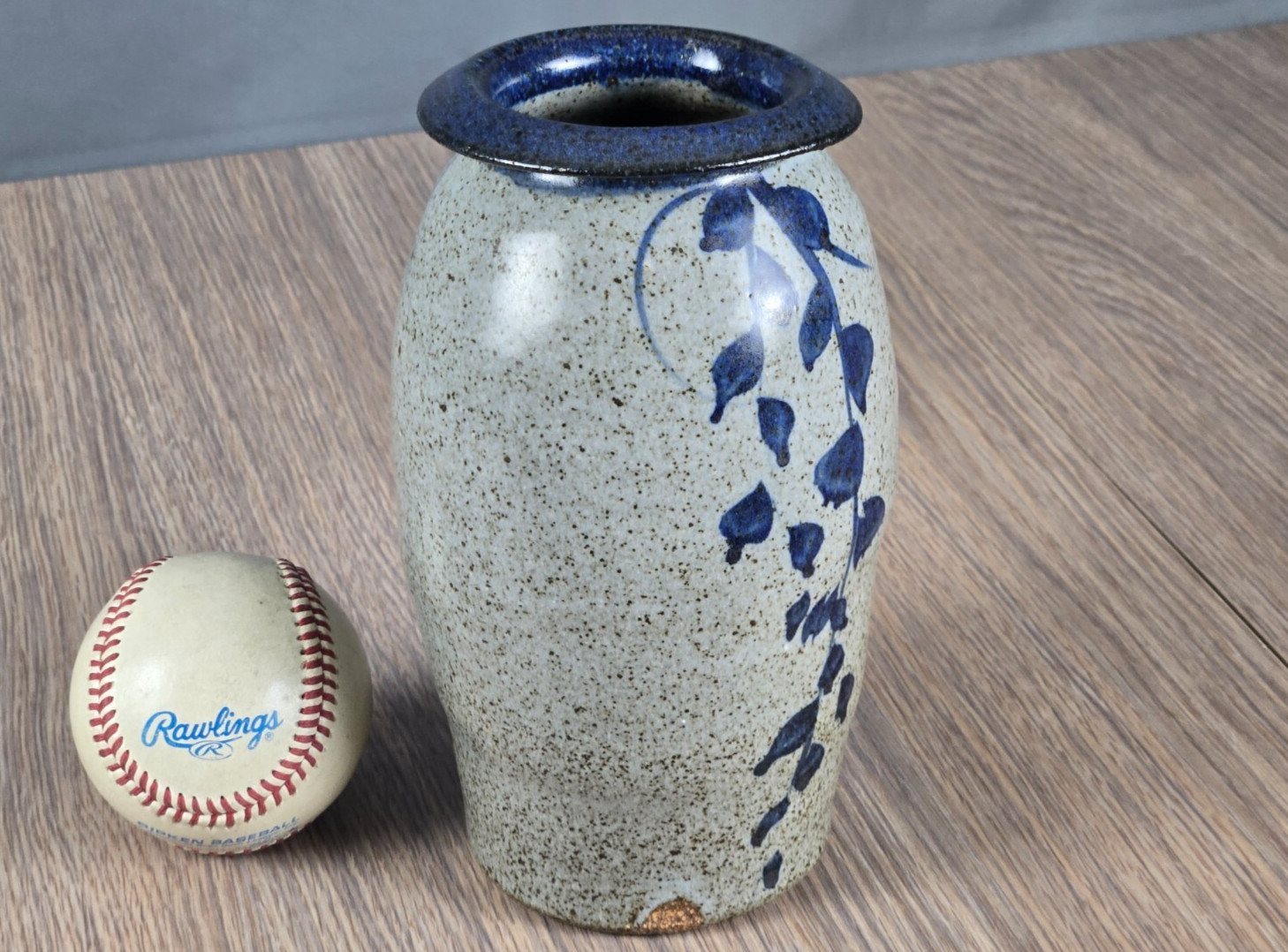 Huddleston stoneware pottery vase, signed, cobalt blue leaf decoration 7 5/8″