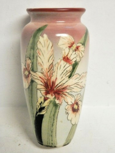 SANTA BARBARA CERAMIC DESIGN 6 7/8″ LILIES VASE SUZANNE TORMEY 1981 MINT! BIN!