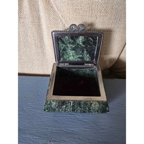 Vintage Green Serpentine Stone Jewelry Box – Marble Trinket Casket w/ Metal Lid