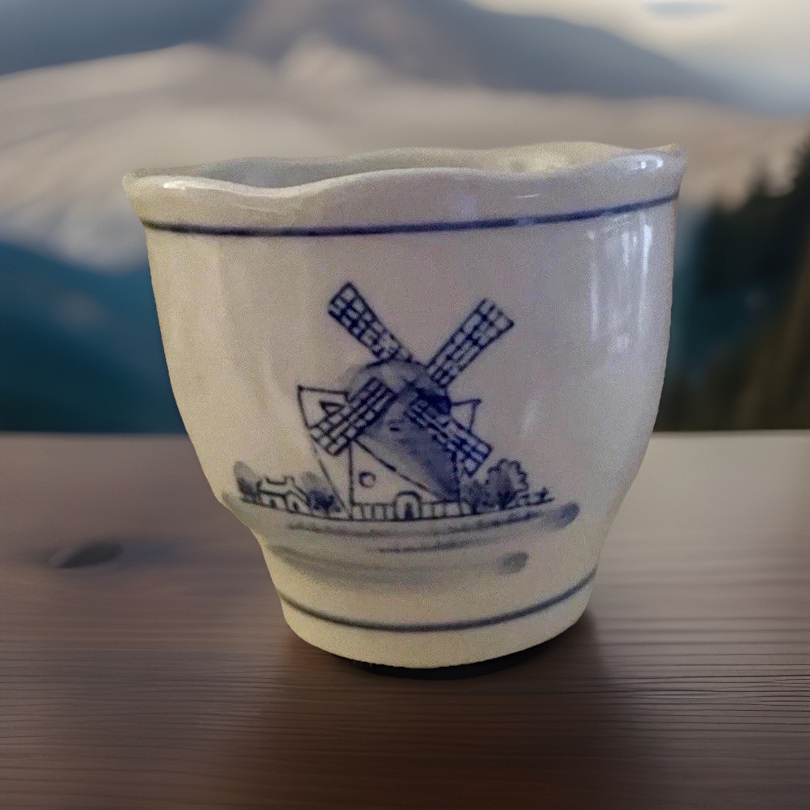 Delft Style bowl, Bulb Planter. Windmill Design. 2-1/2” H. Excellent Cond. Gris