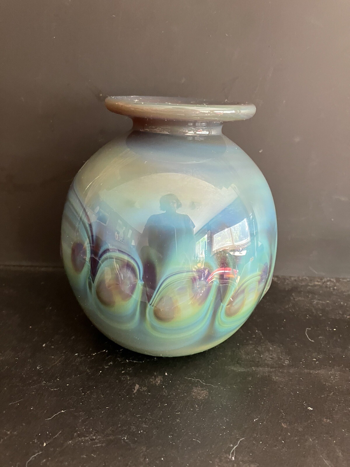 Art Glass Blown Buzz Williams 1979 Signed Peacock Color Vase 4.5″ t x 4″ w